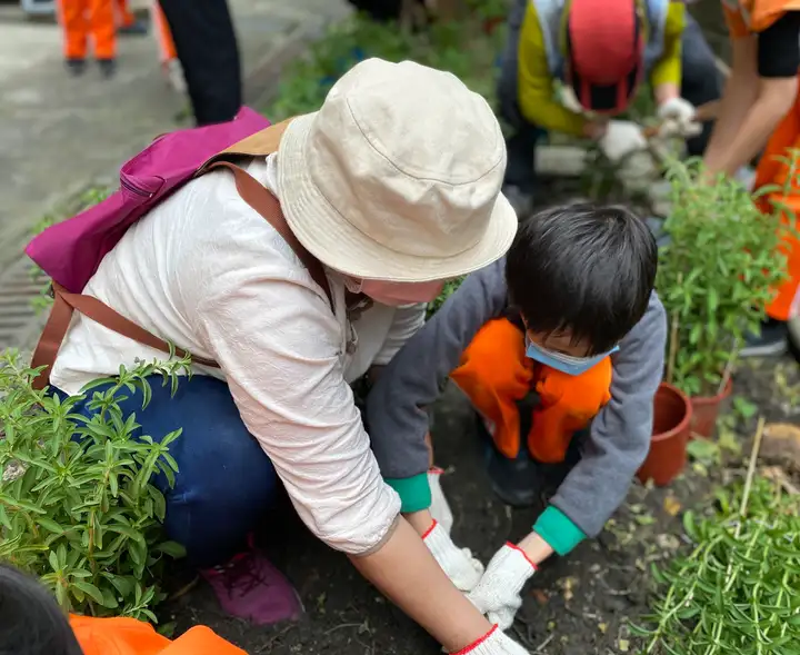 友善校園-生命教育在自然裡-封面