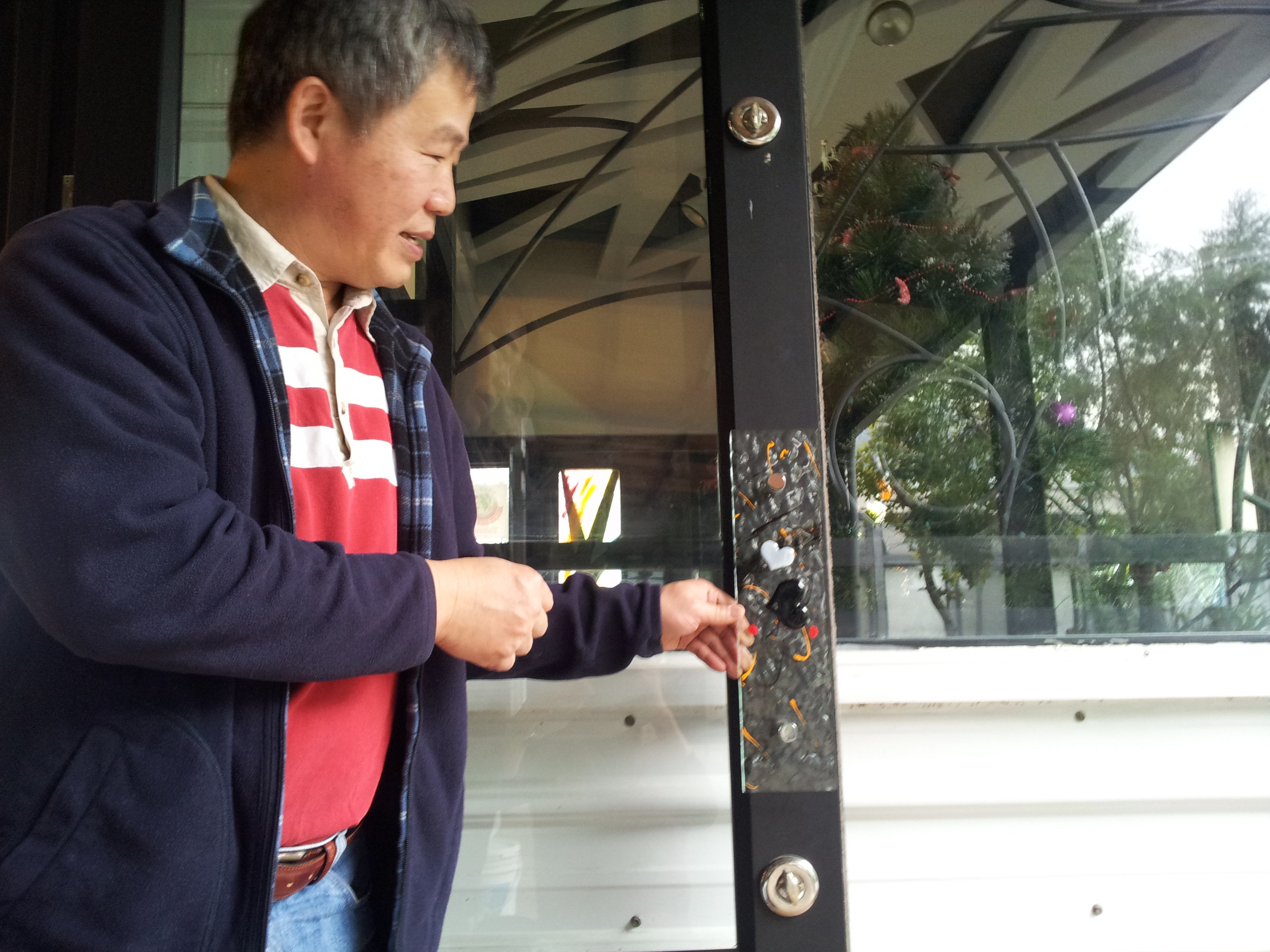 窯燒玻璃職人謝易霖