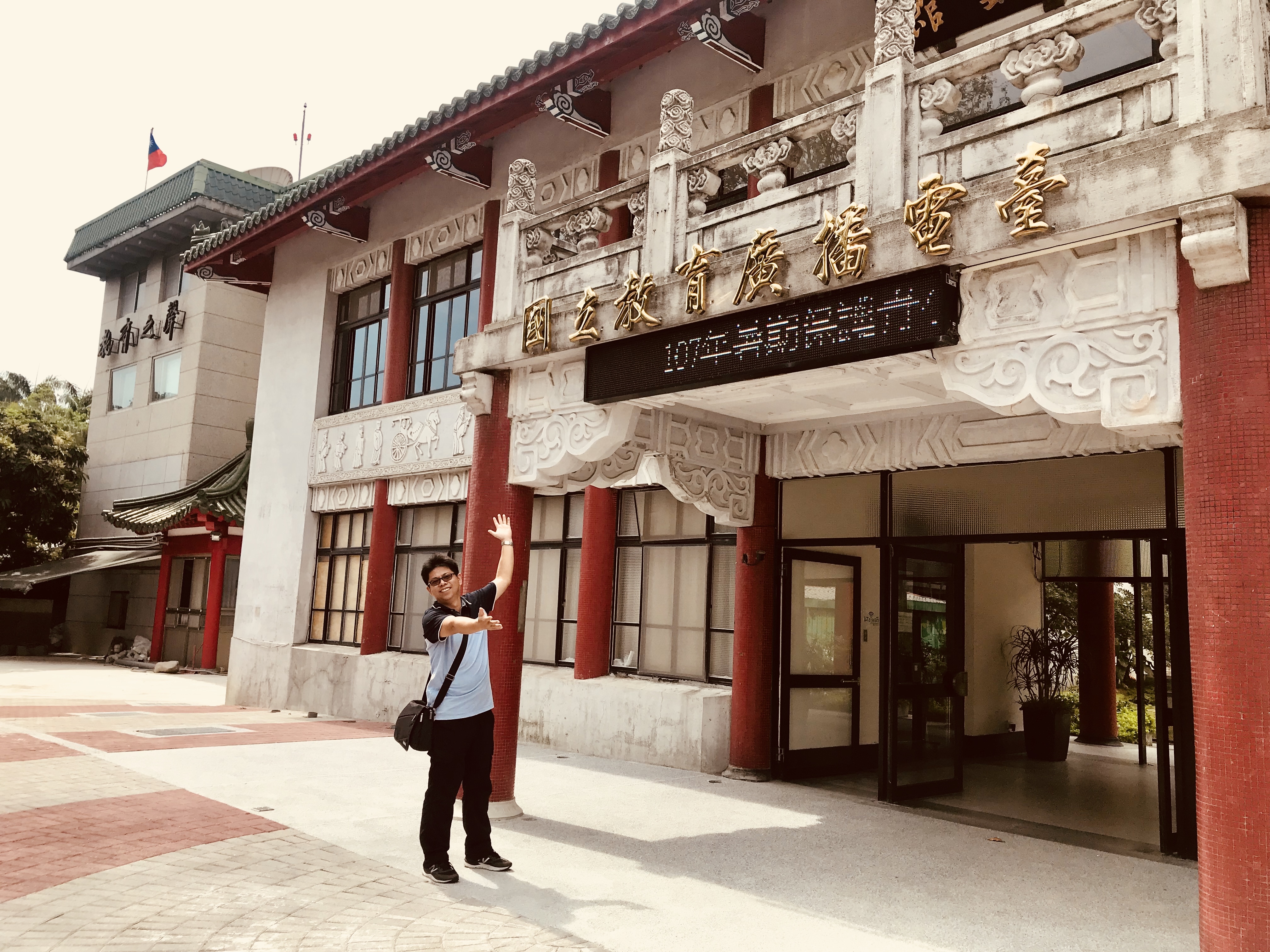 「拍破台語顛倒勇」布袋戲的口白藝術-真雲林閣布袋戲團長李京曄專訪