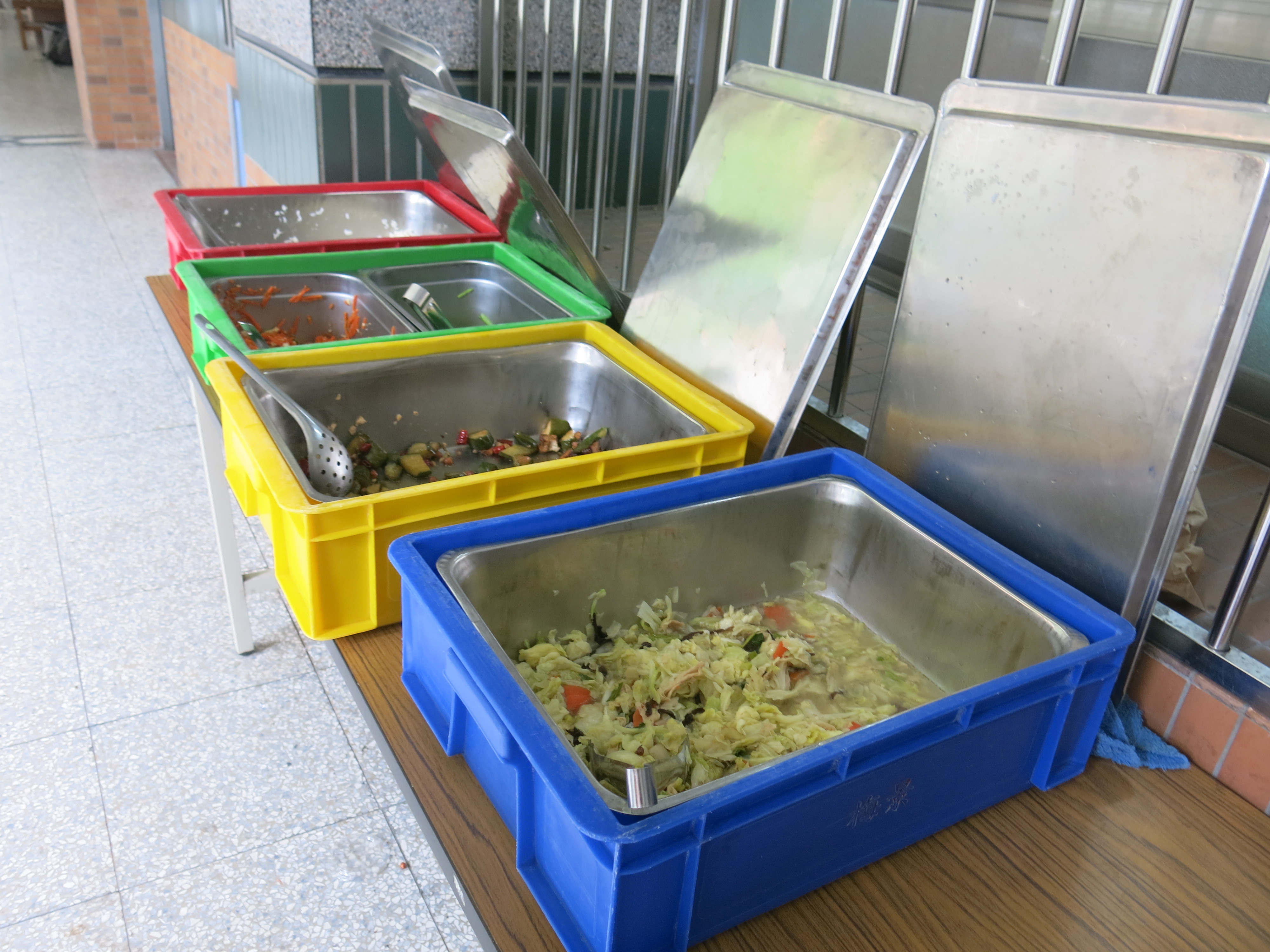 學生營養午餐大多會有剩餘