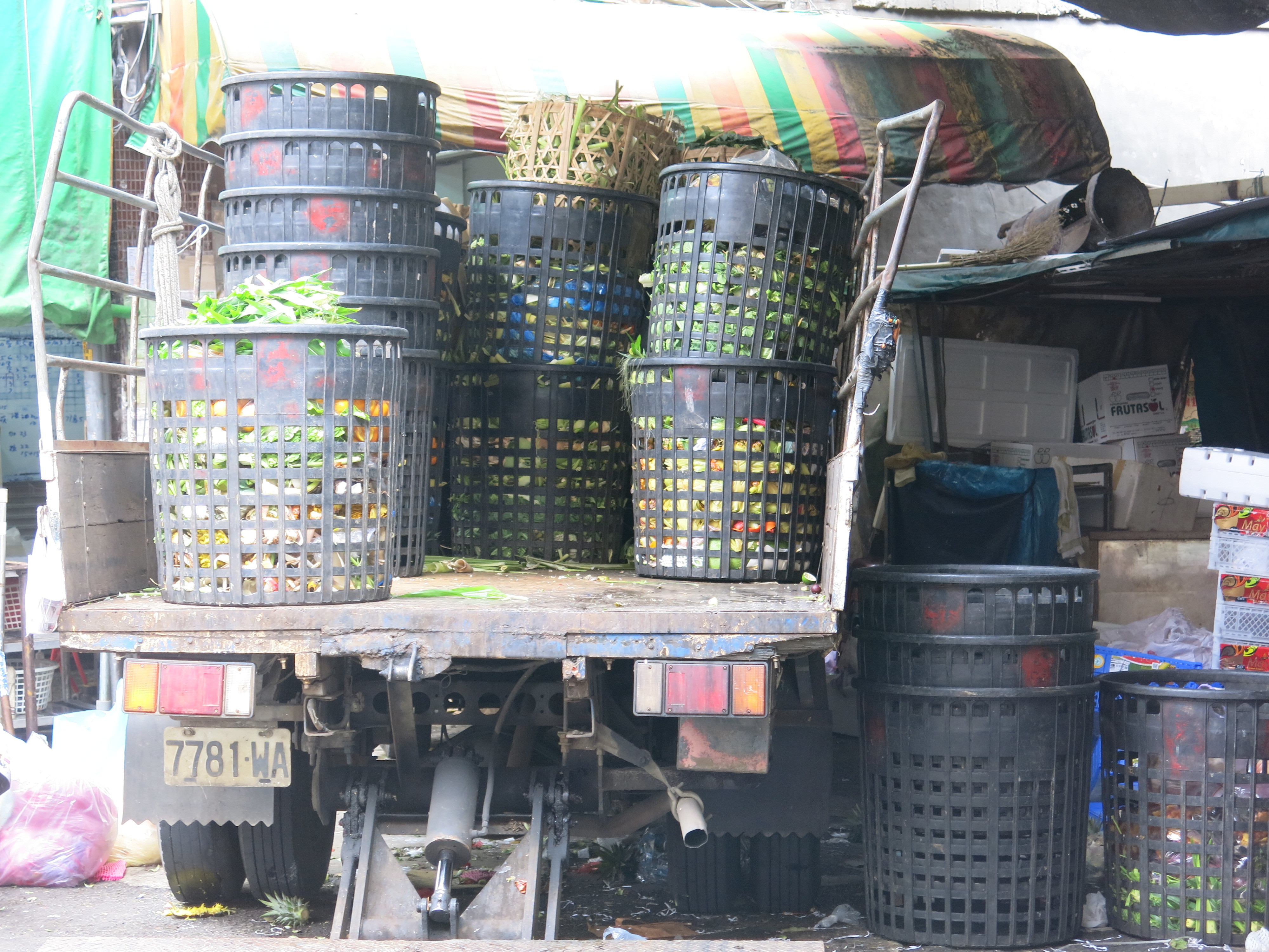 傳統市場丟棄的蔬果數量驚人