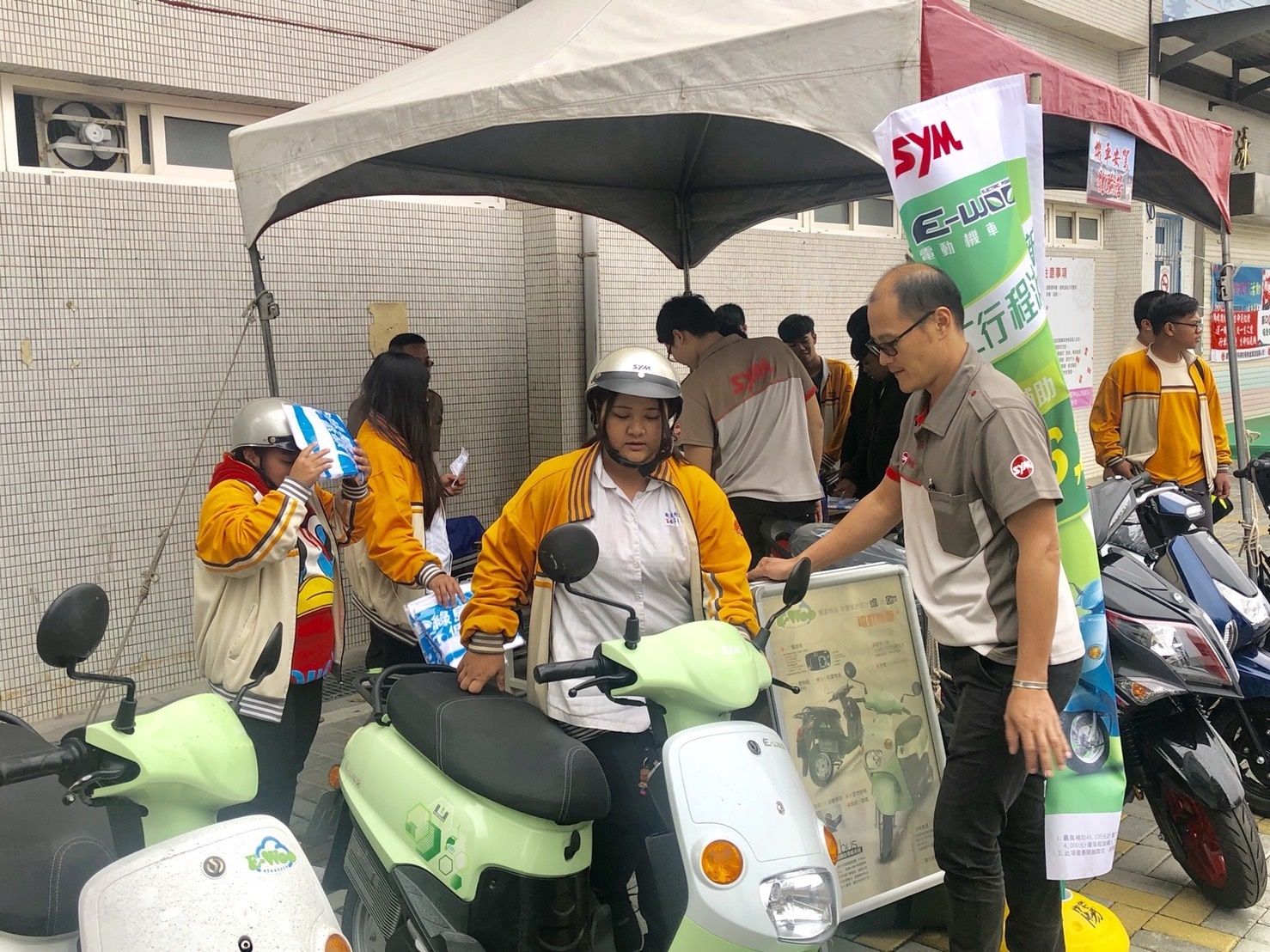 宣導交通安全 臺東專校交通安全嘉年華創意滿點