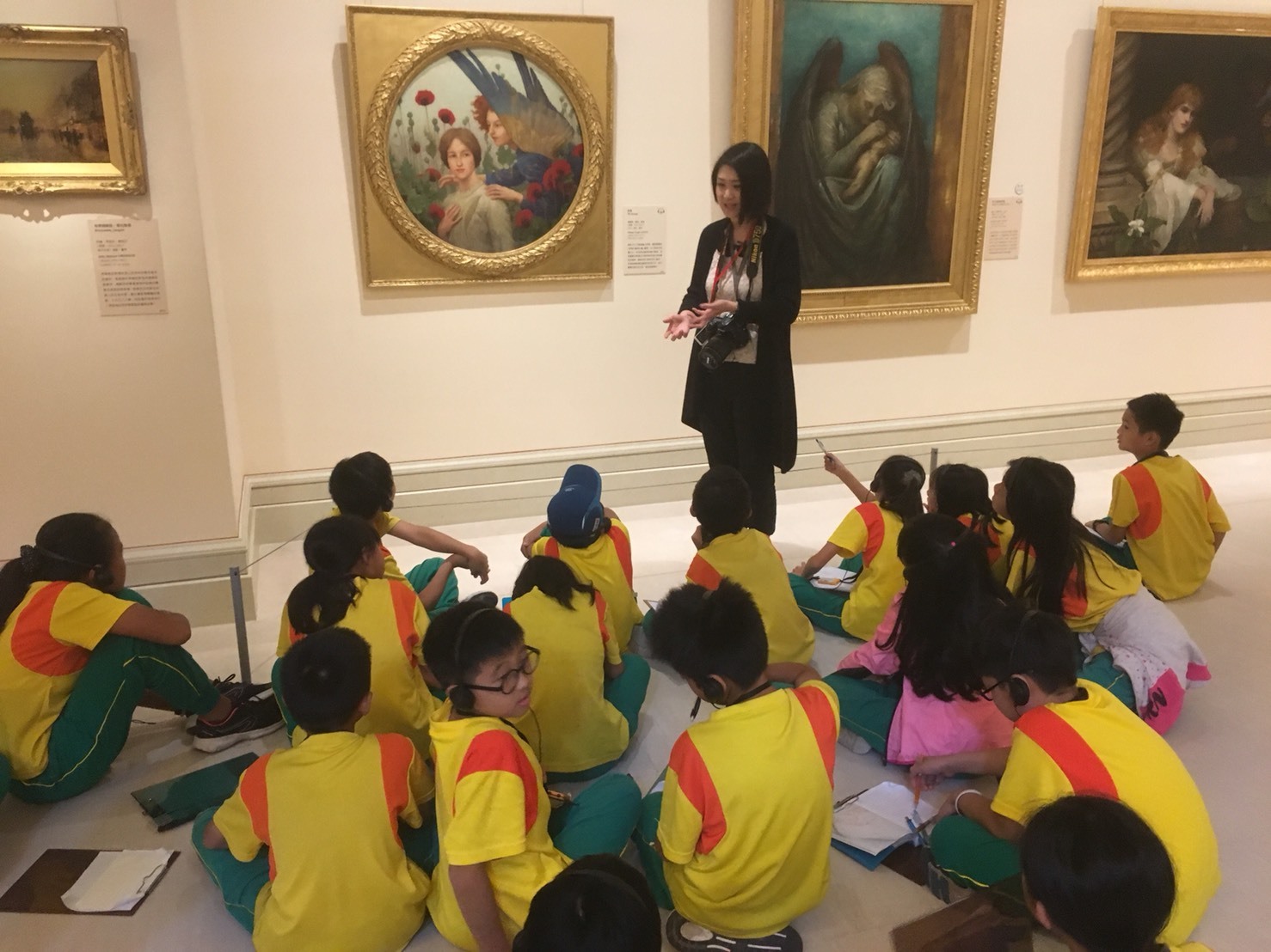 虎山實小學生參觀奇美博物館(虎山實小、奇美博物館授權提供)