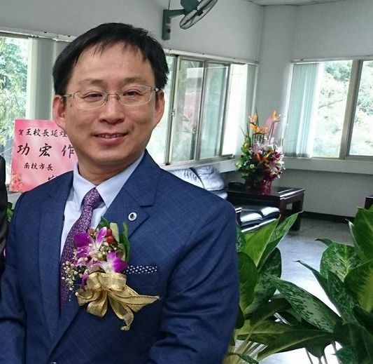 彰化高中王延煌校長表示，尊重學生意願