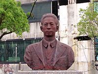 臺灣歌謠之父鄧雨賢銅雕