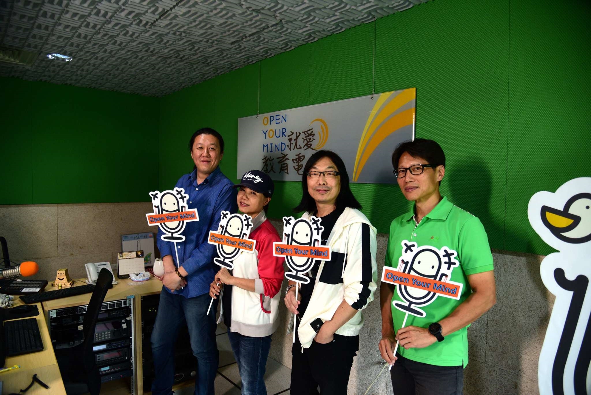 攝影師黃天仁(右2)來到遇見未來的你節目中分享拍照秘訣