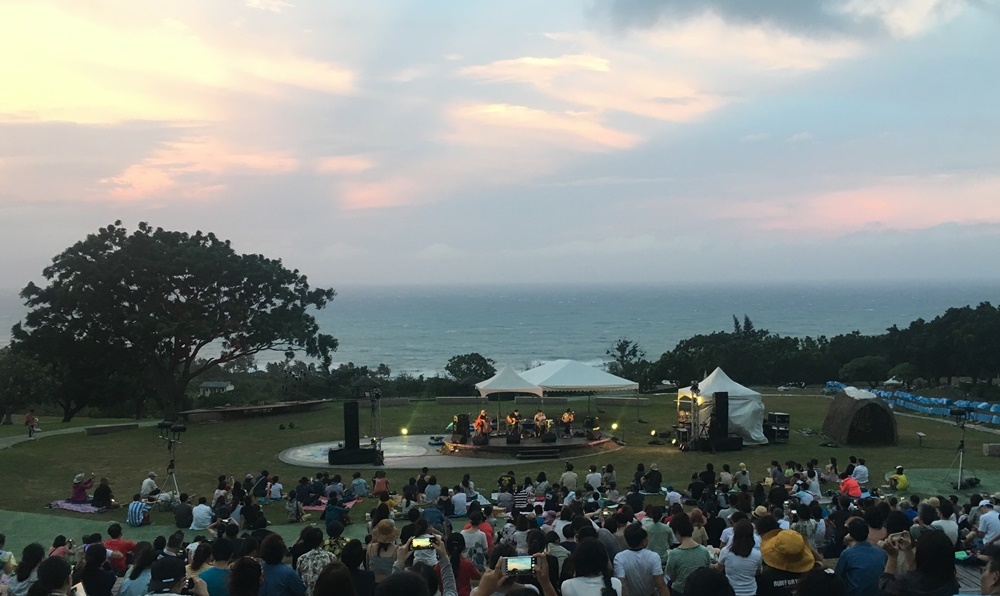 7月場的「月光．海音樂會」雖受輕颱外圍環流影響，仍吸引超過5500名觀眾參加。