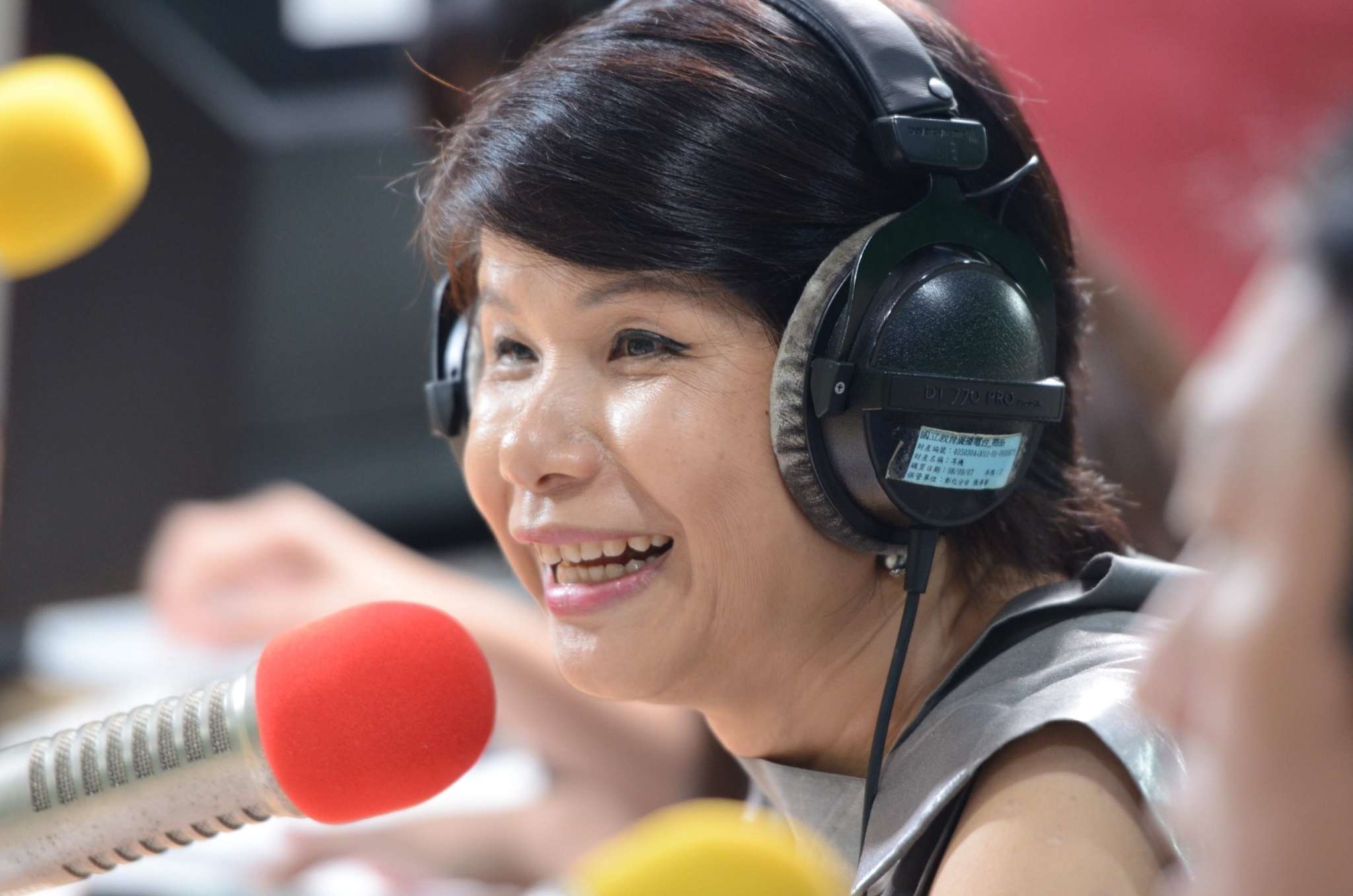 主持人張翠園對於呂蓓君國小開始閱讀商業周刊與天下雜誌感到非常驚訝