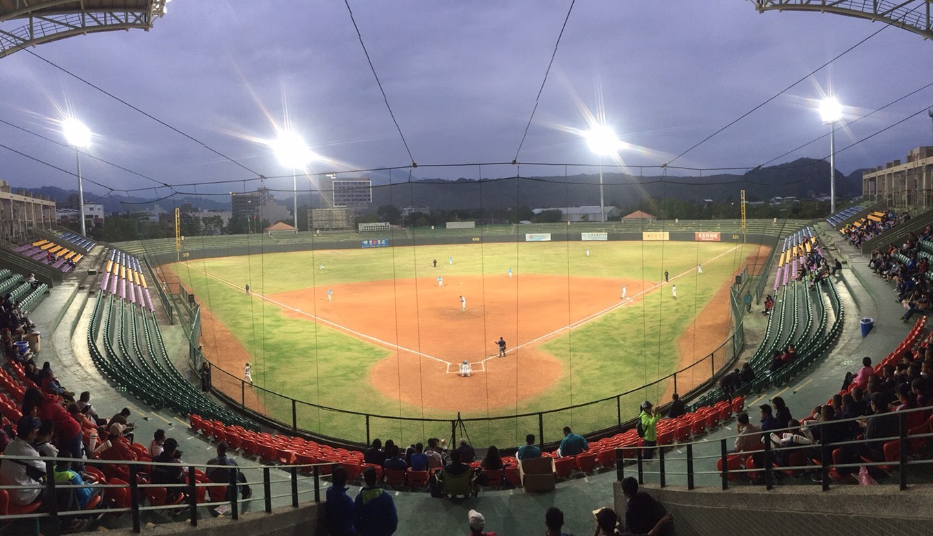 為發展運動觀光產業、扎根棒球教育，臺東縣府今年爭取到前瞻計畫整建經費，預計改善棒球村2座球場的硬體設施，成為更符合職業賽水準的園區。