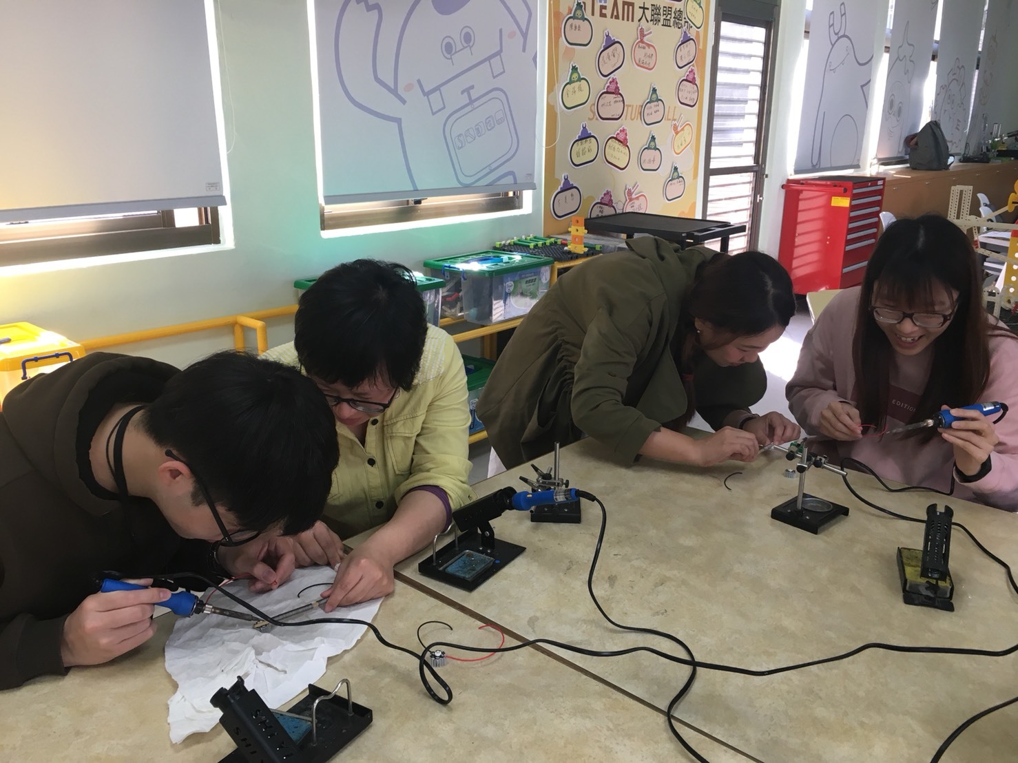 實際運用電路套件練習組裝