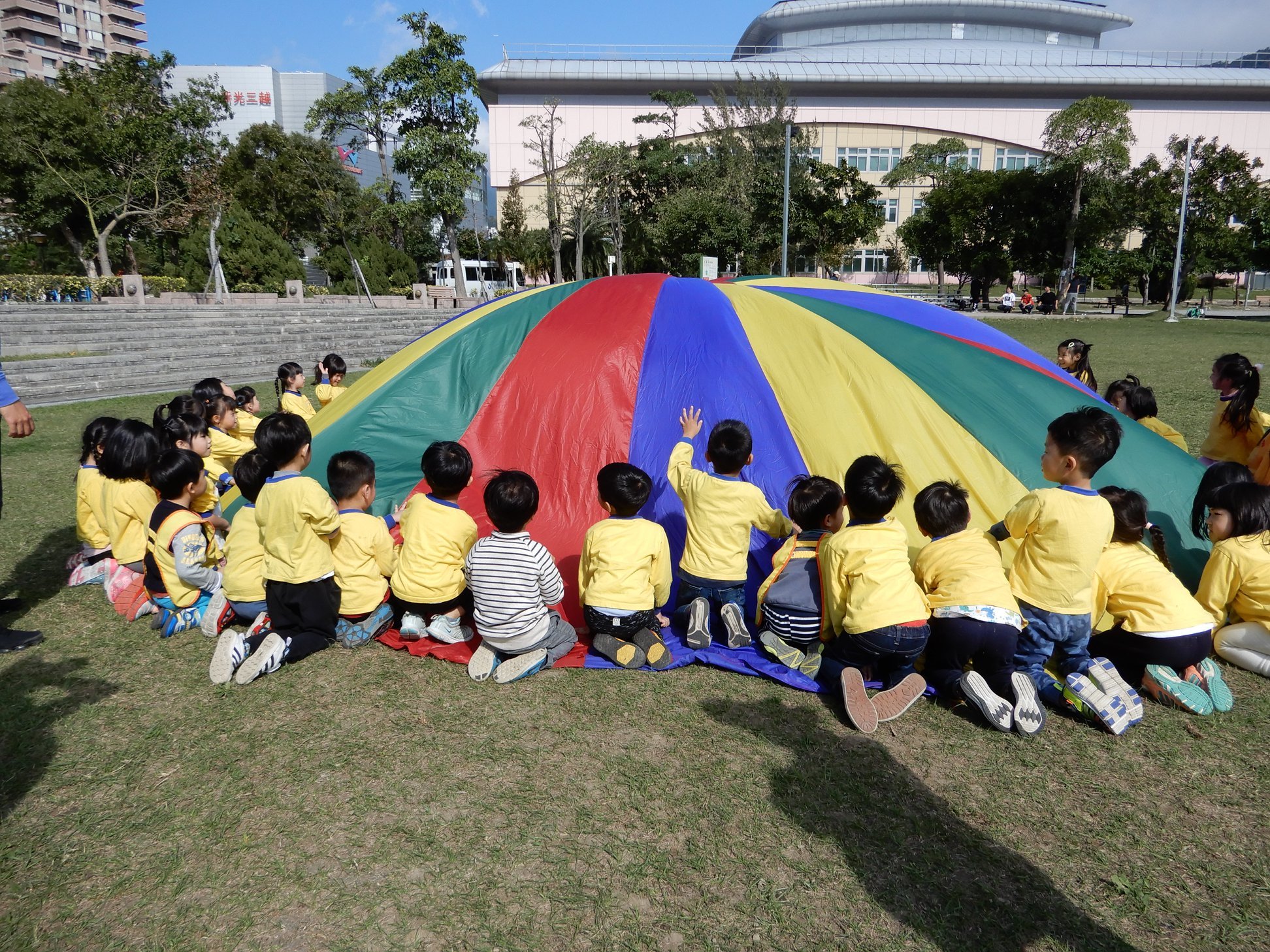 天母非營利幼兒園戶外活動.jpg
