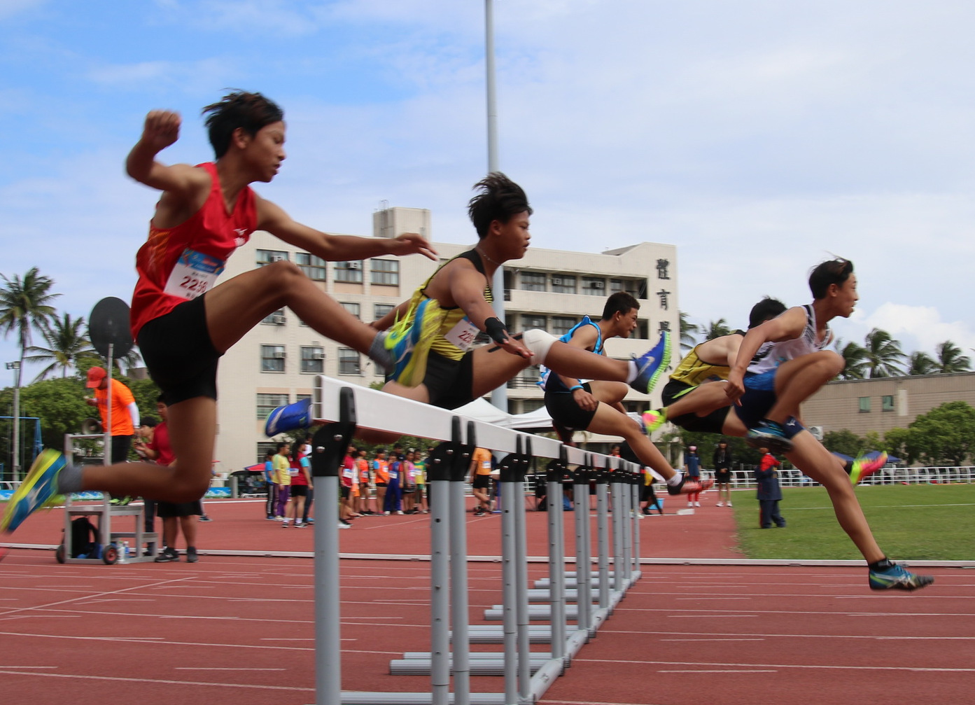 109年臺東縣中小學聯合運動會田徑比賽，如期在縣立體育場登場。