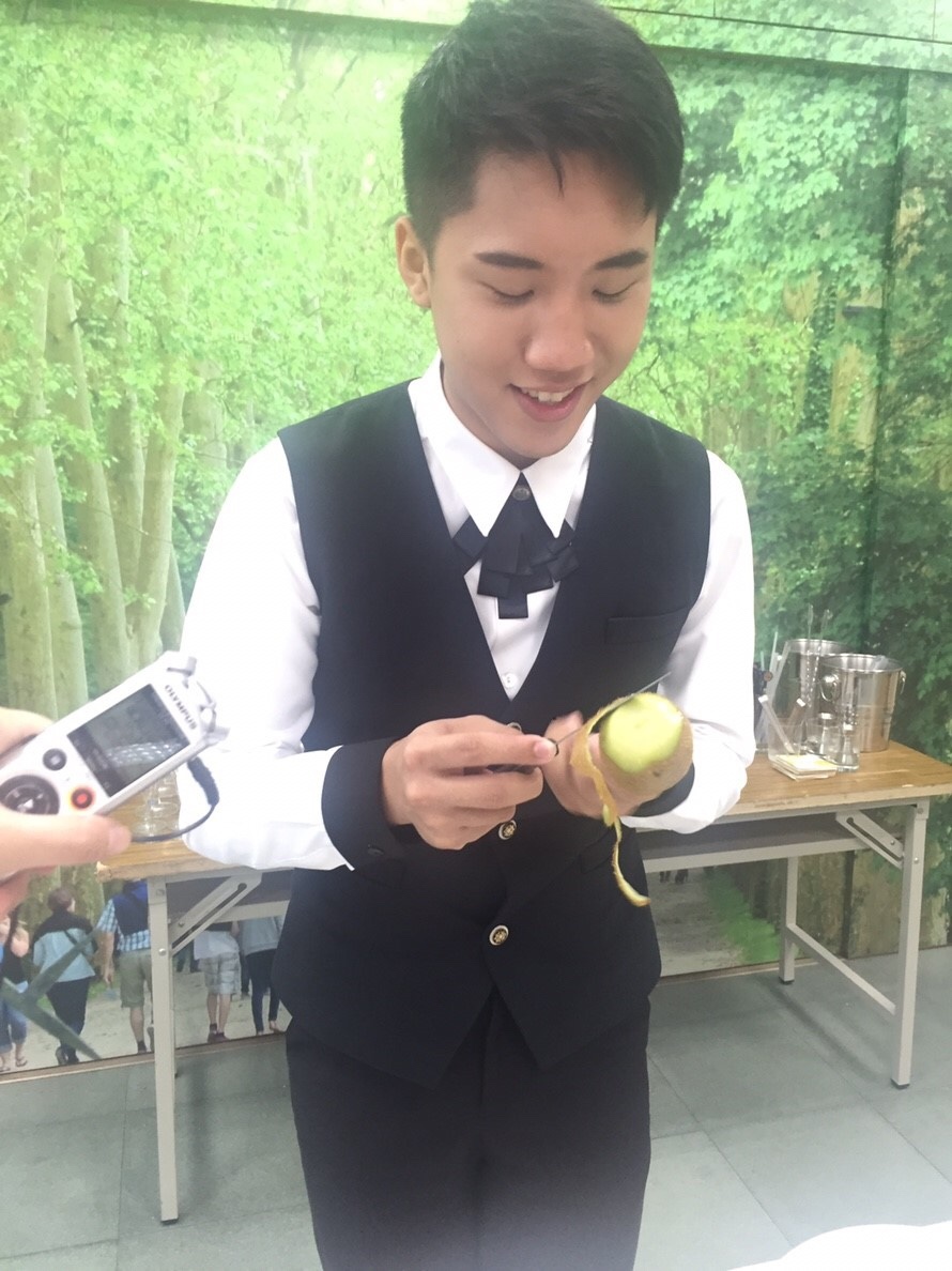 餐飲服務金牌顏子軒