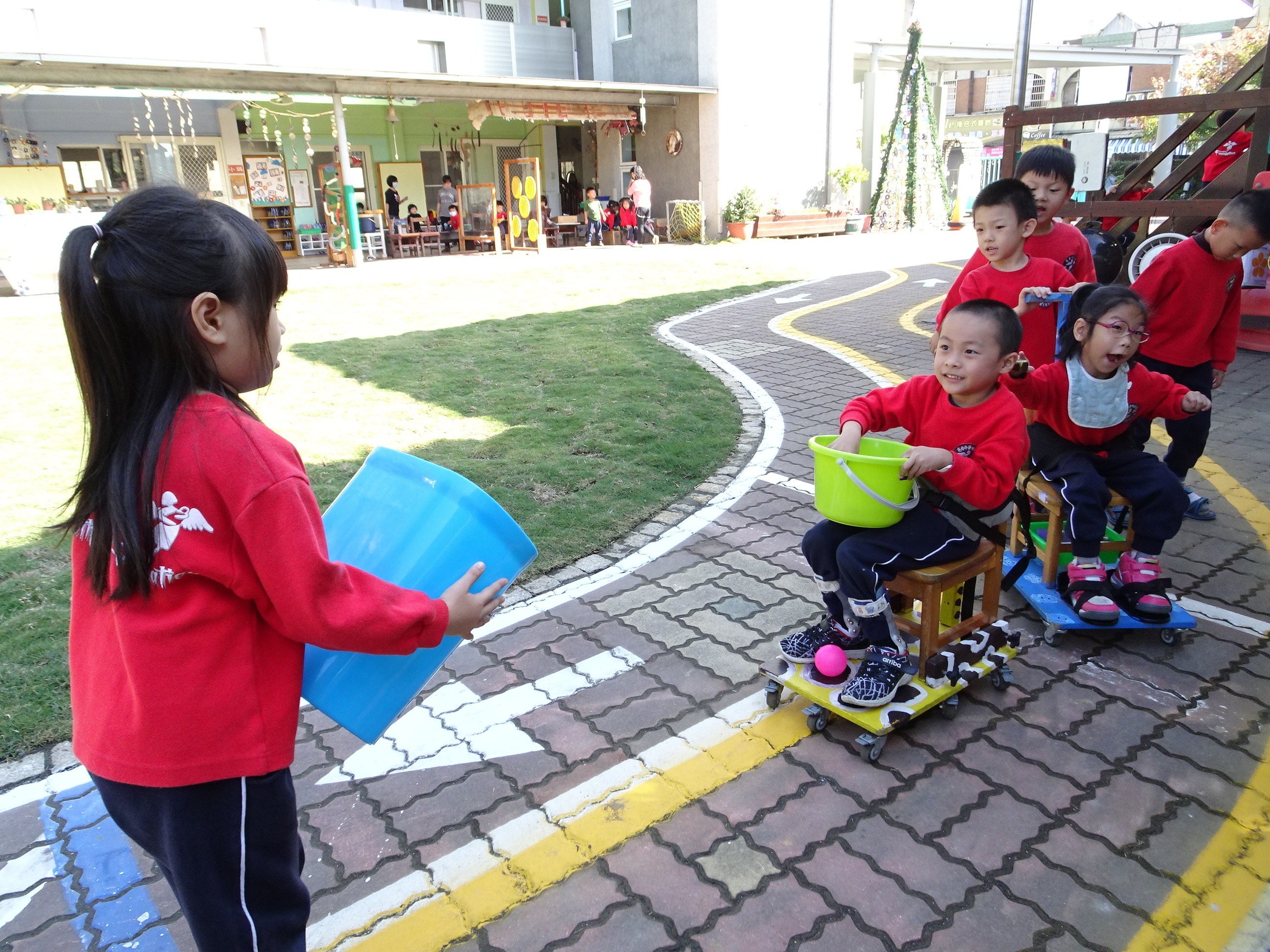 慈母非營利幼兒園分組活動.jpg