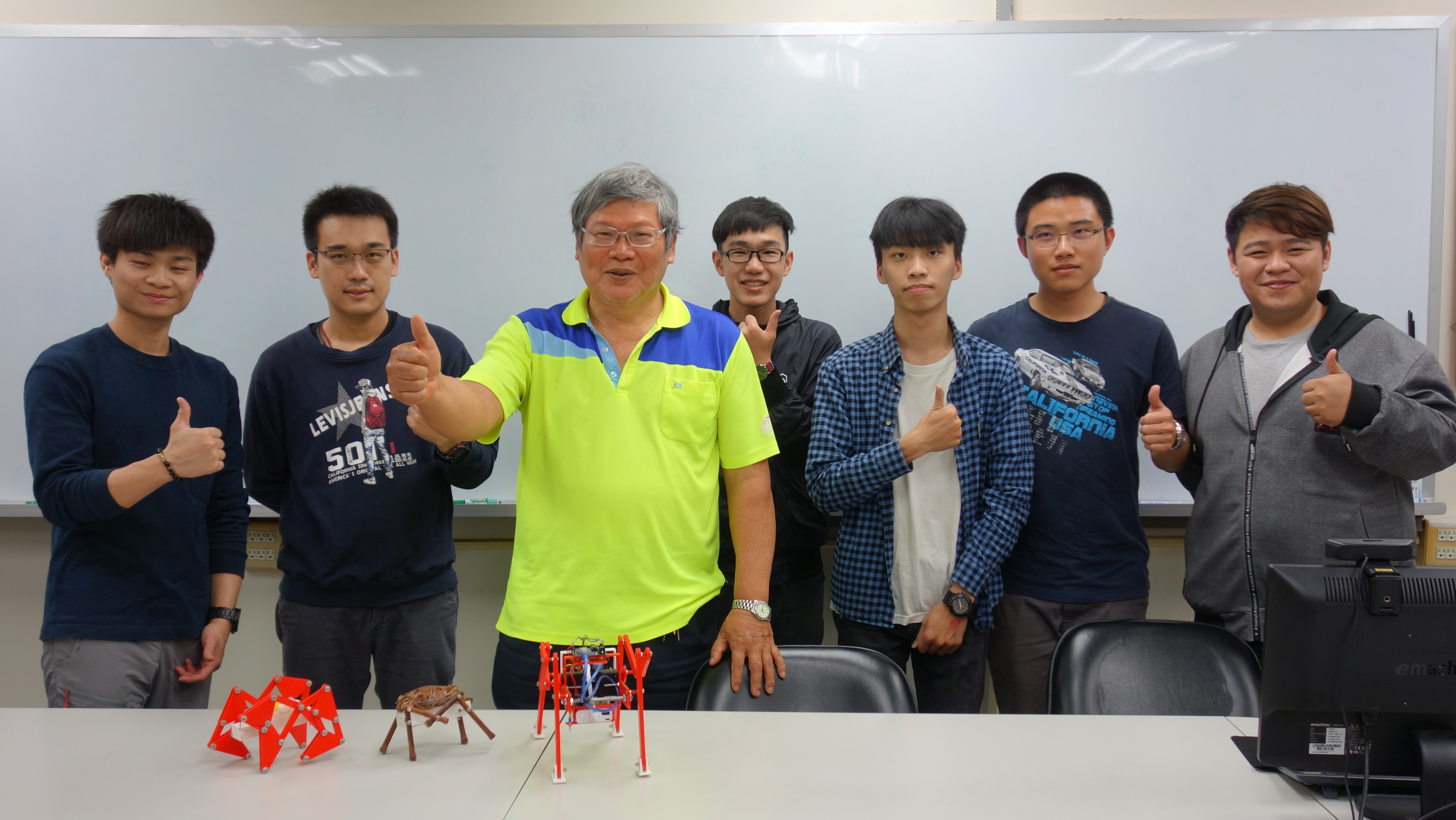 虎尾科技大學自動化工程系與休閒系「科技美學共融、傳統文化再現」計畫團隊合照