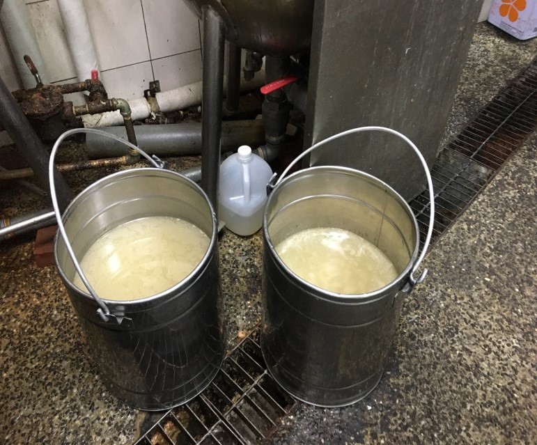 稽查衛生缺失-食材置放於地上