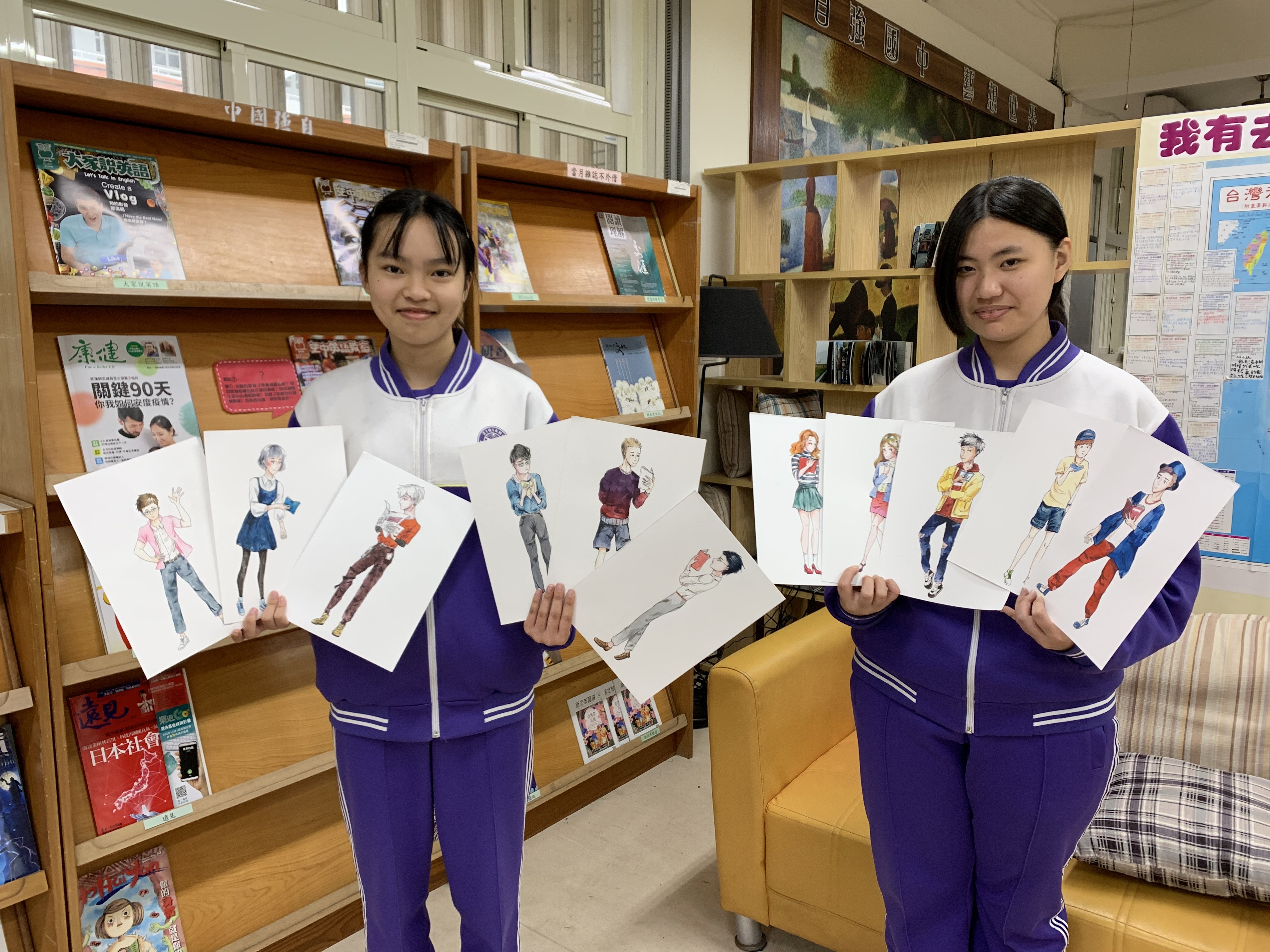自強美術班同學共同繪製精美漫畫人物