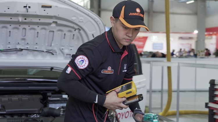 第45屆國際技能競賽汽車技術銀牌呂祖懿