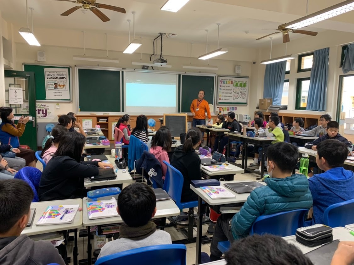 透過科技融入，學生開始精熟學習，相對成績就有明顯的提昇，最重要的就是孩子不討厭學科了。