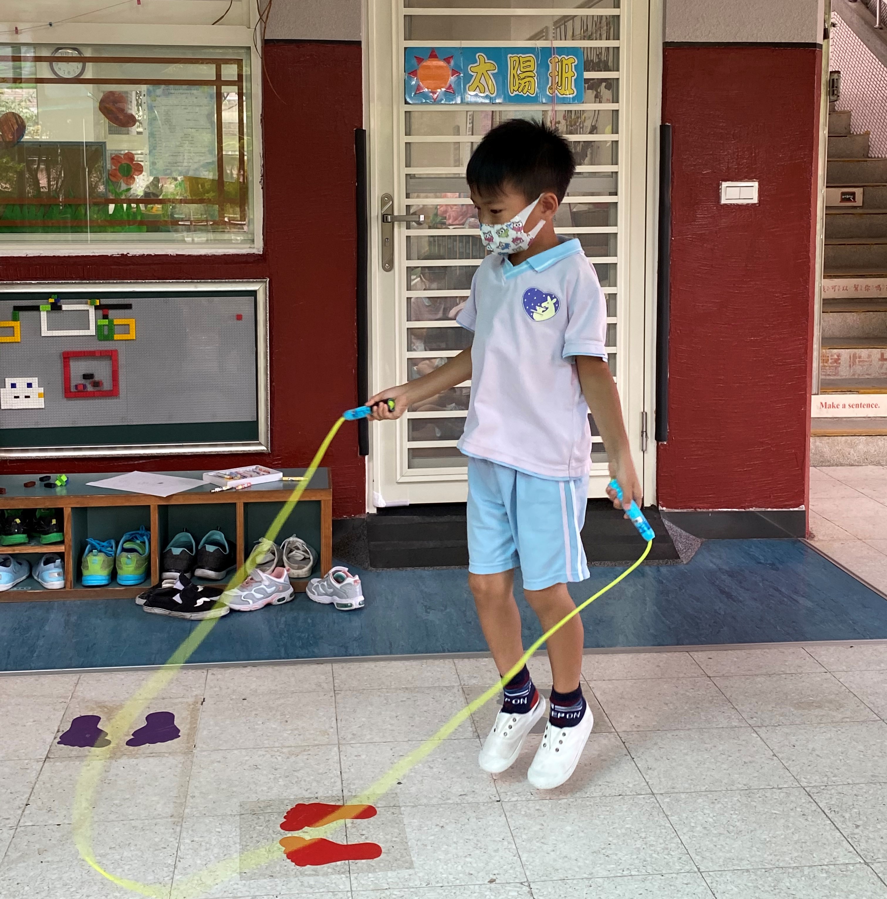 實踐非營利幼兒園 跳繩.jpg