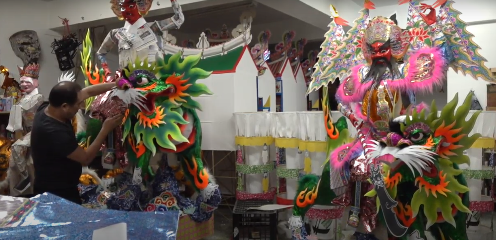 李清榮藝師擅長紙偶