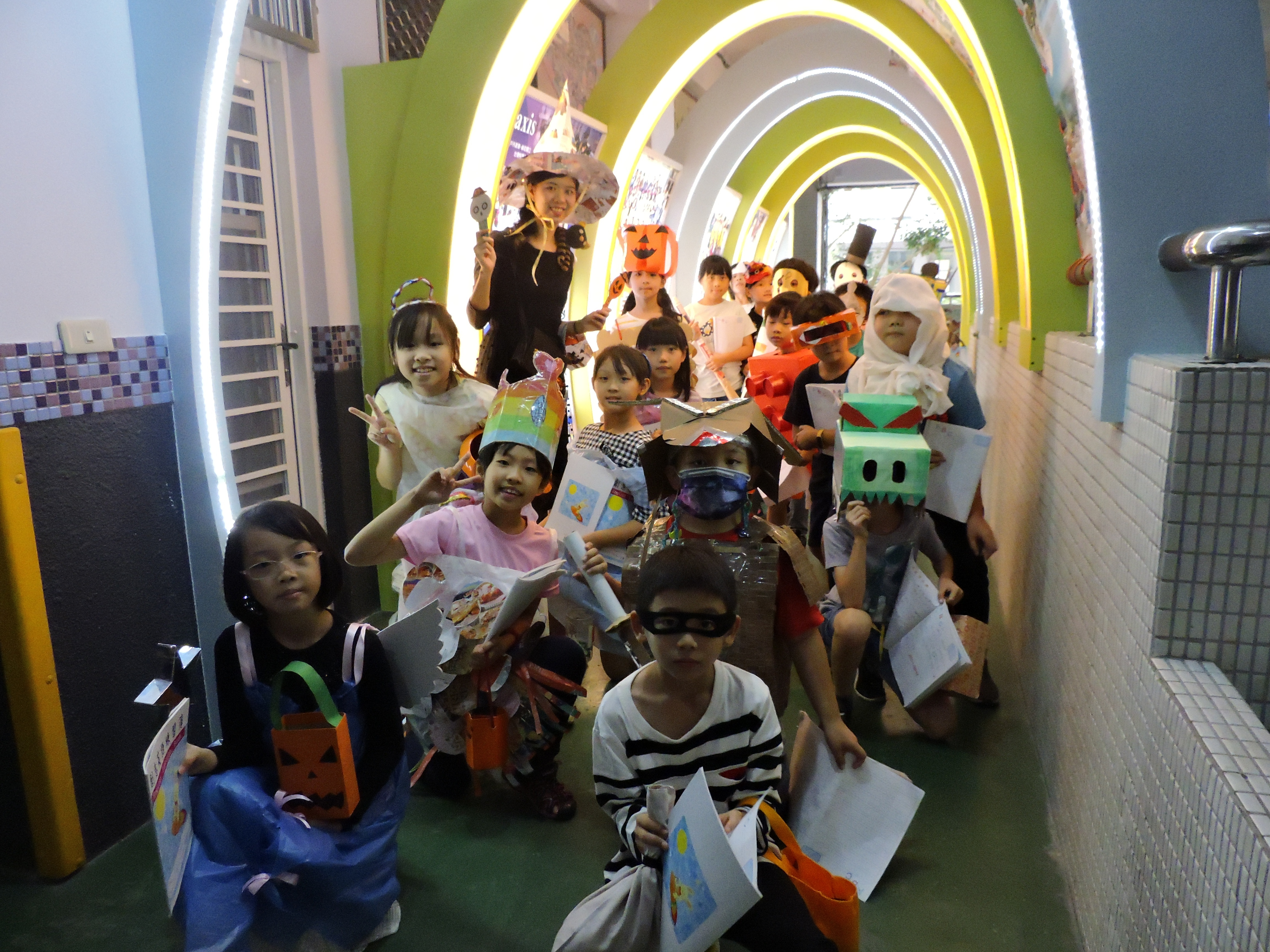 新北市實踐國小班級合影。