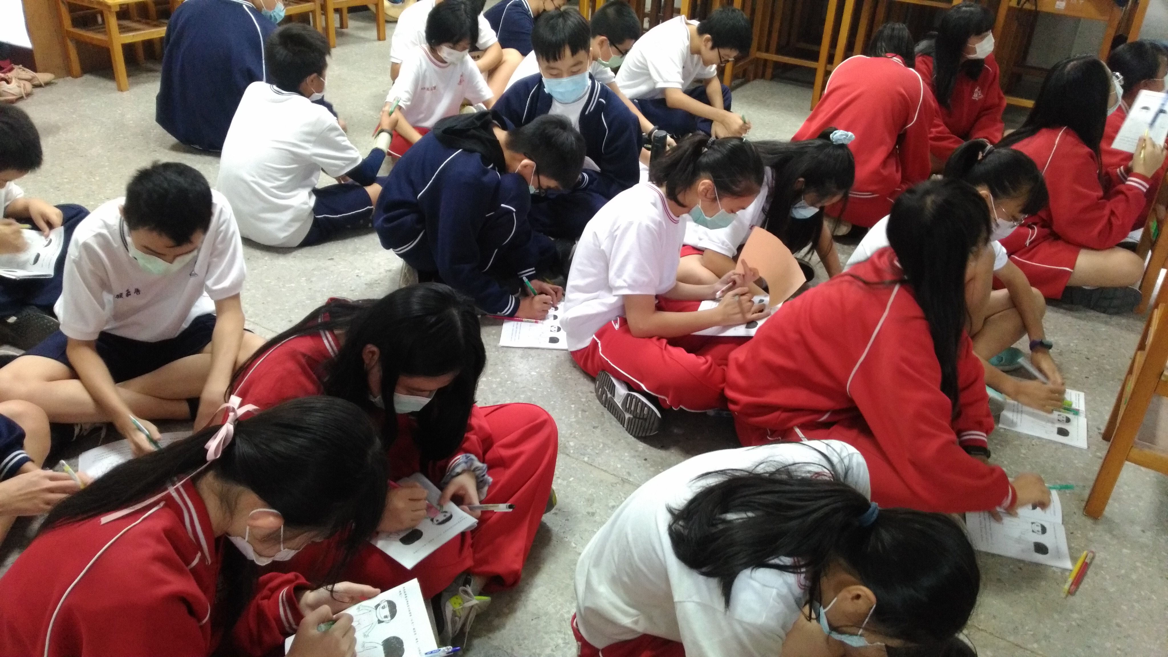 藉由闖關活動設計生動有趣的關卡，讓學生在遊戲中學會如何尊重別人，保護自己。