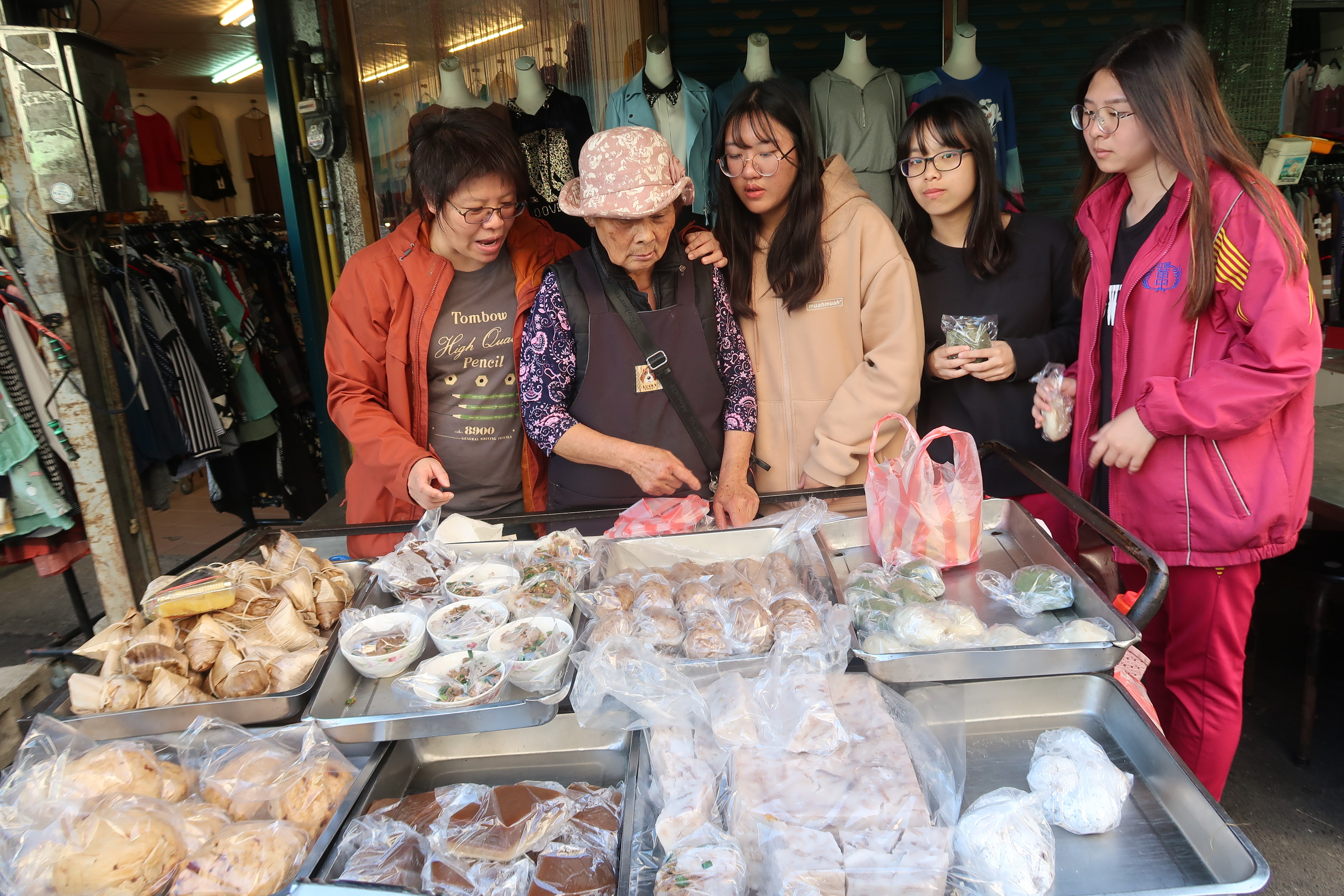 到南苗市場 阿婆的粄很好吃