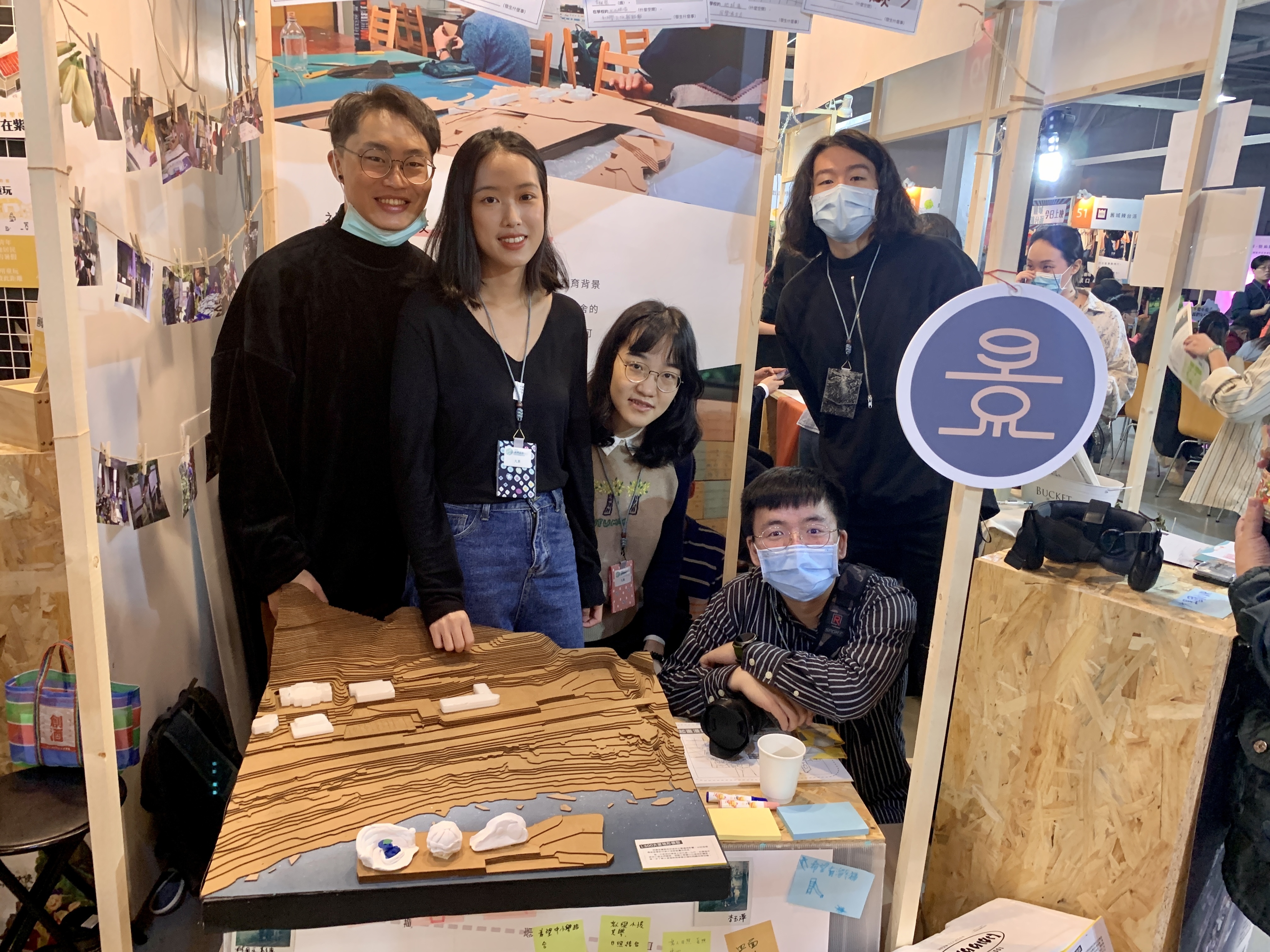 臺灣大學建築與城鄉研究所團隊，用影像記錄宜蘭大里國小校舍興建過程。