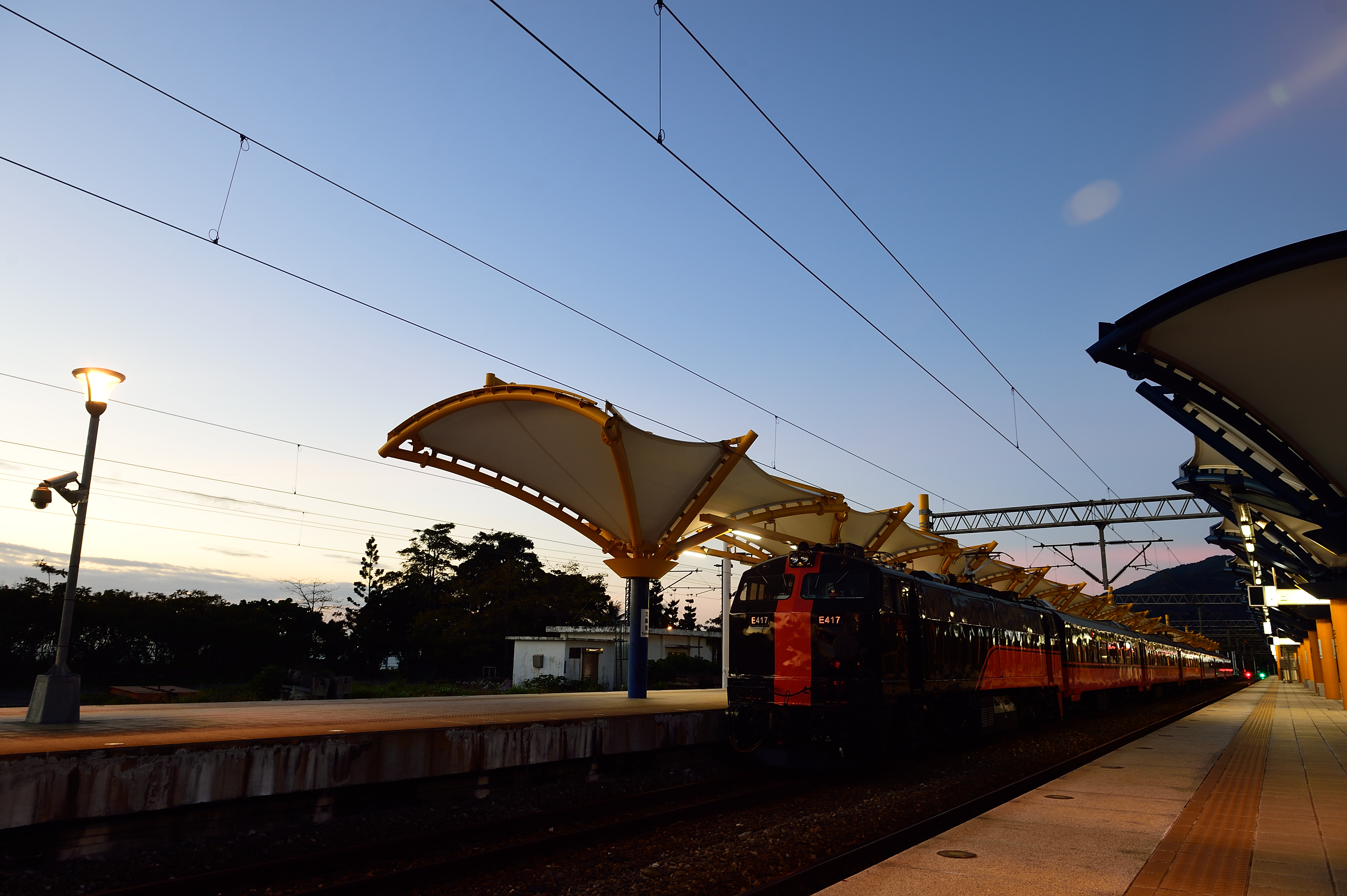 鳴日號觀光列車正式啟航 成為鐵道旅遊新選擇
