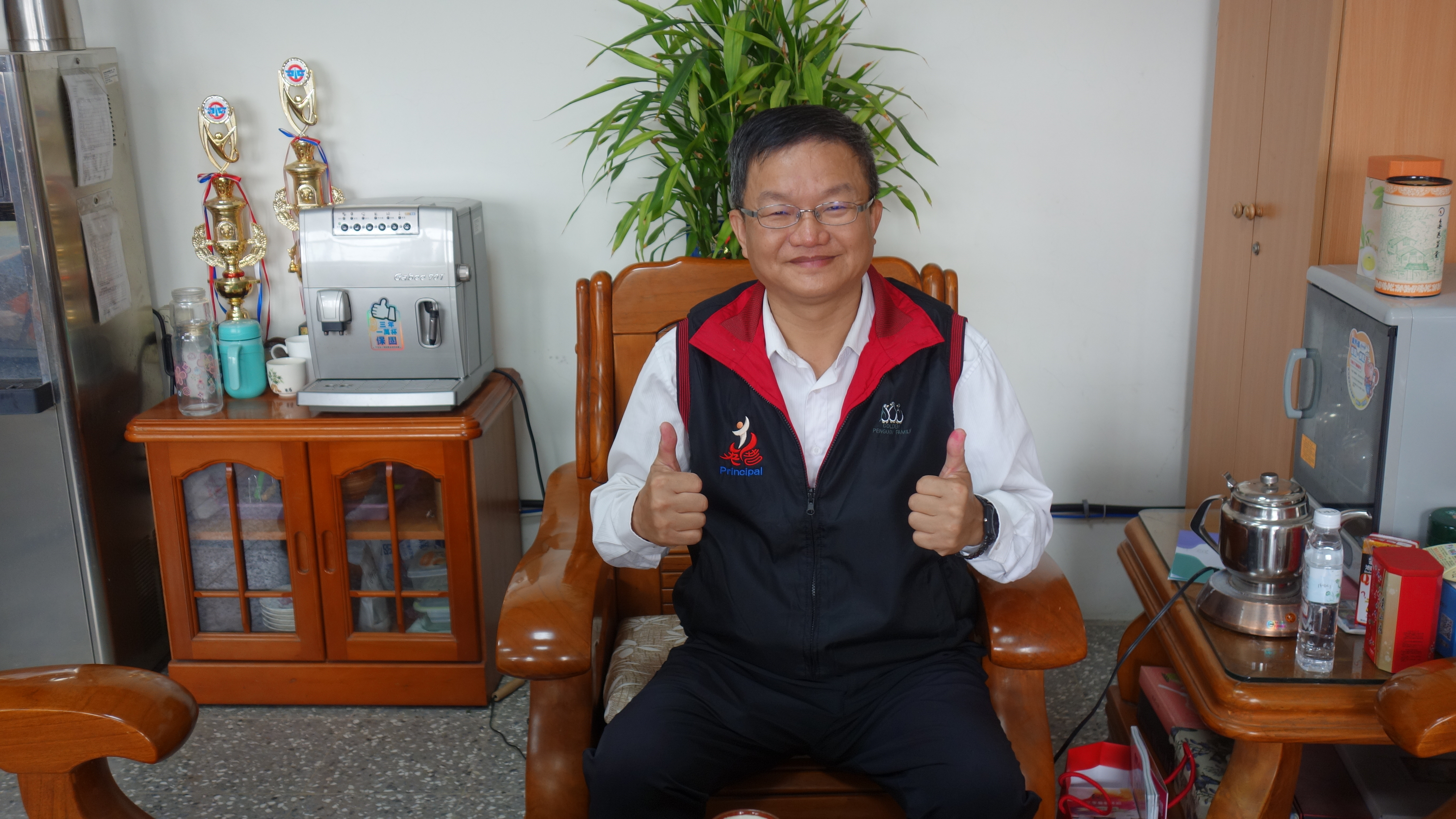 吳厝國小校長黃朝恭感謝樂器銀行希望未來也能教小朋友如何保養及維護樂器