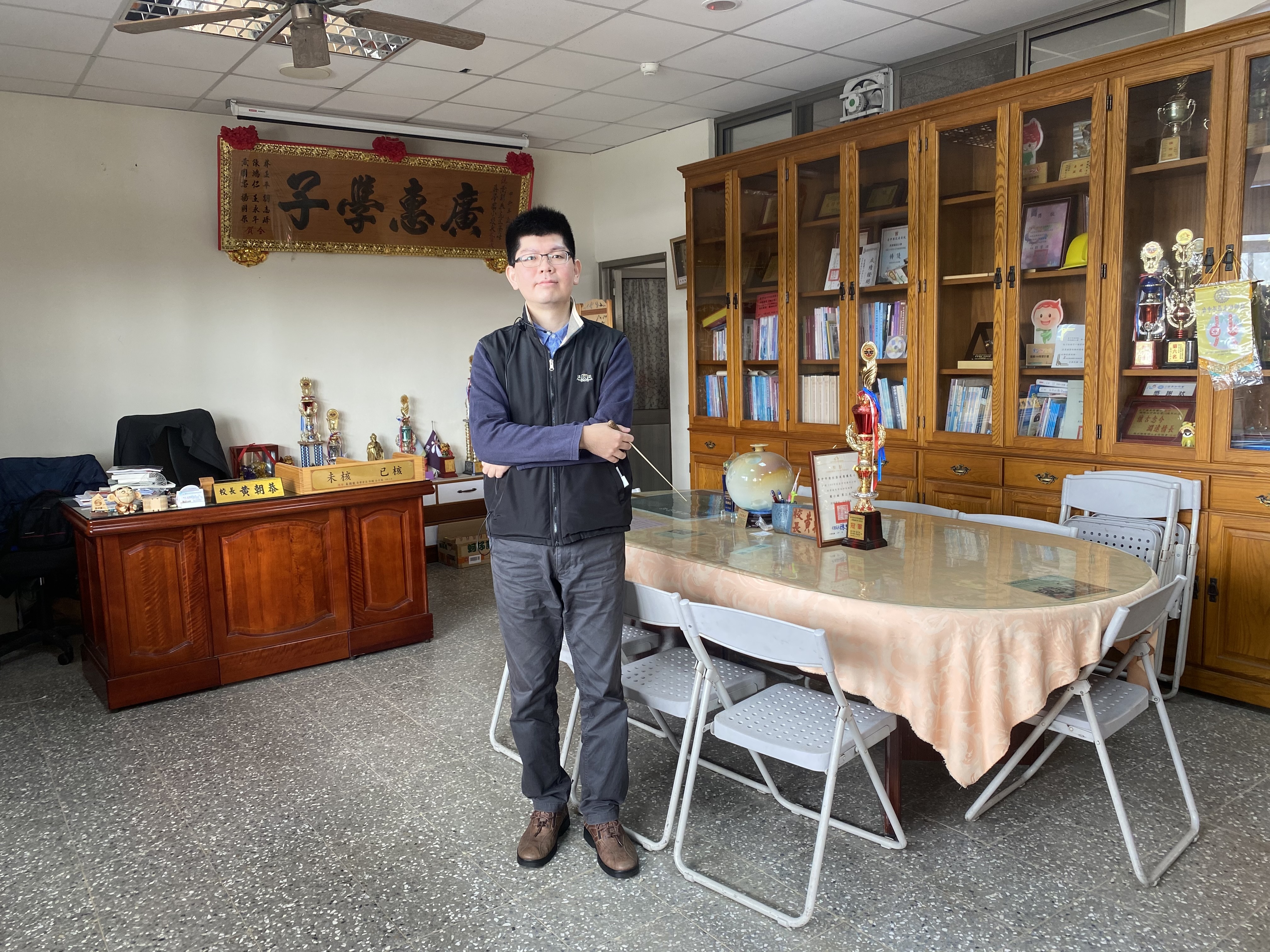 弦颺吳厝樂團的指揮徐俊龍老師