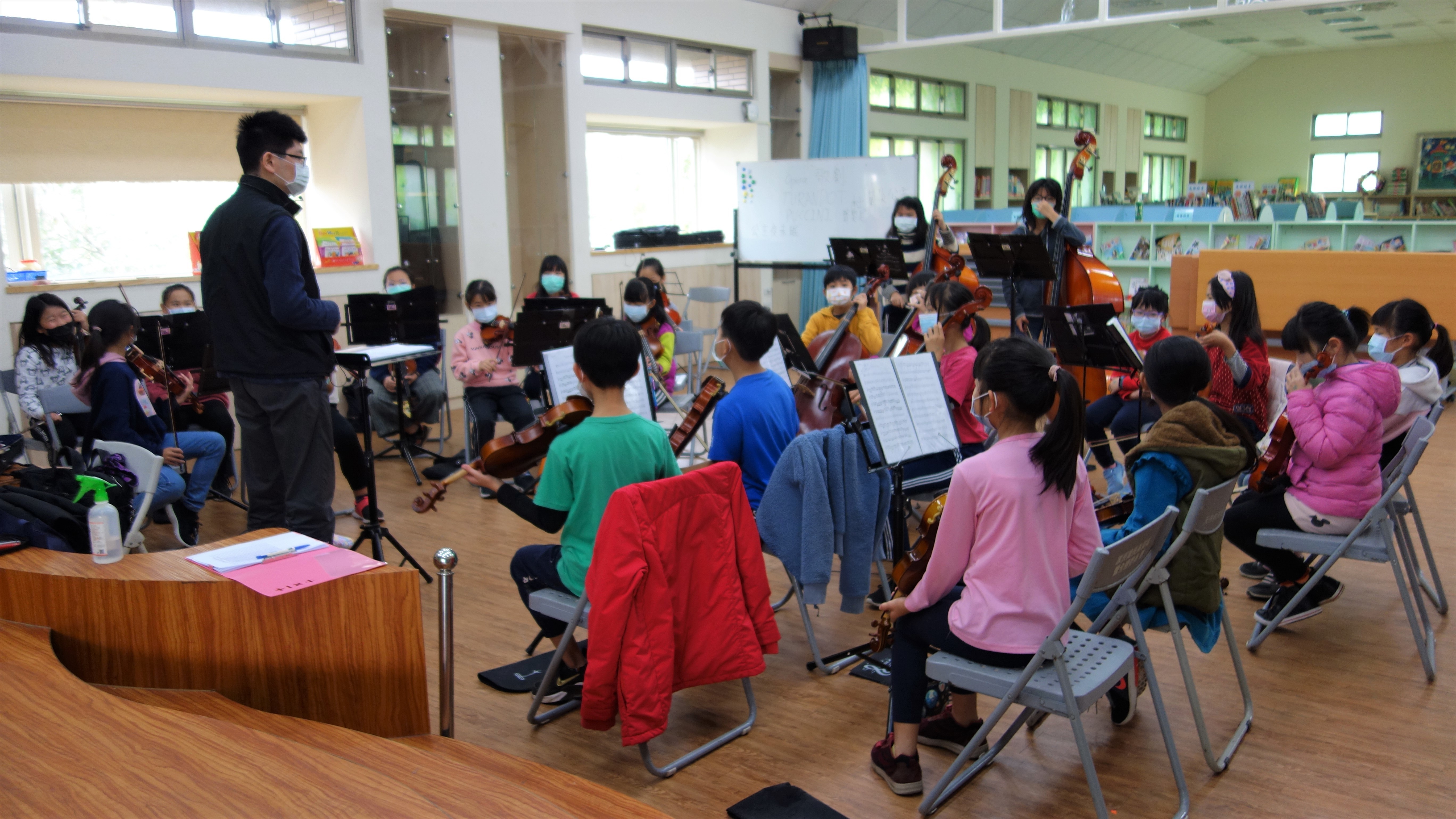 吳厝國小弦颺吳厝樂團寒假也緊鑼密鼓地團練