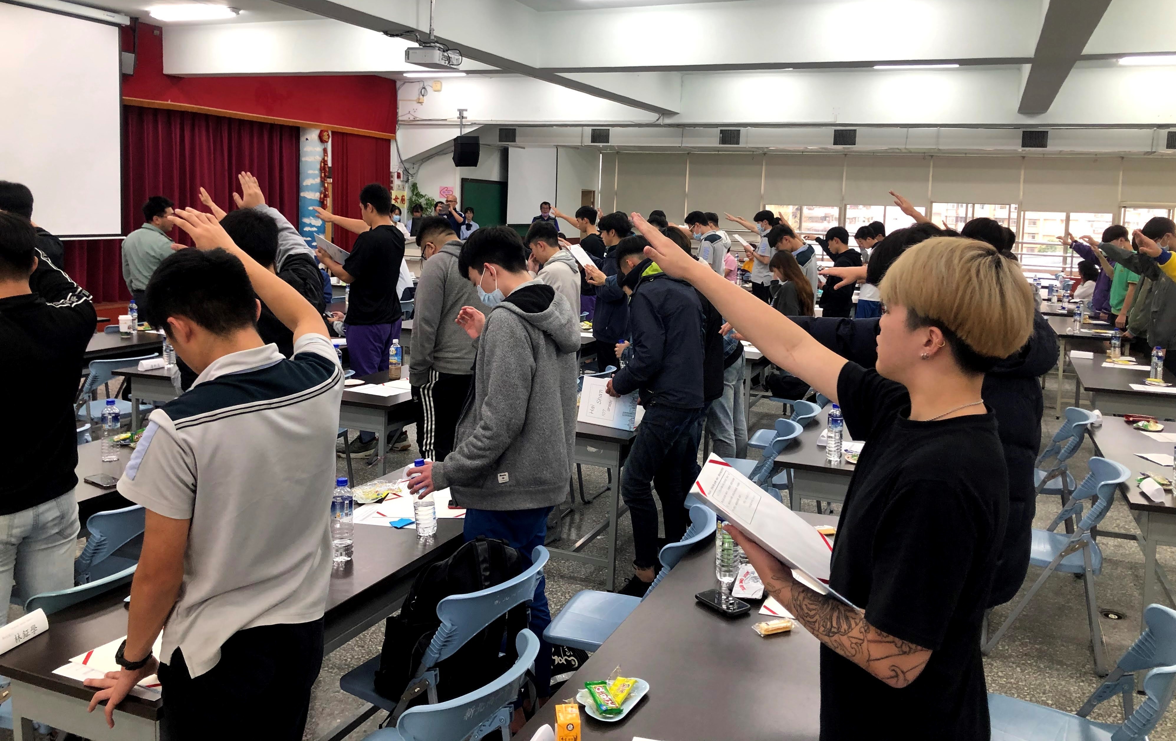 新北高工「前進亞運-成就每一個孩子」啟動典禮活動學生宣誓。
