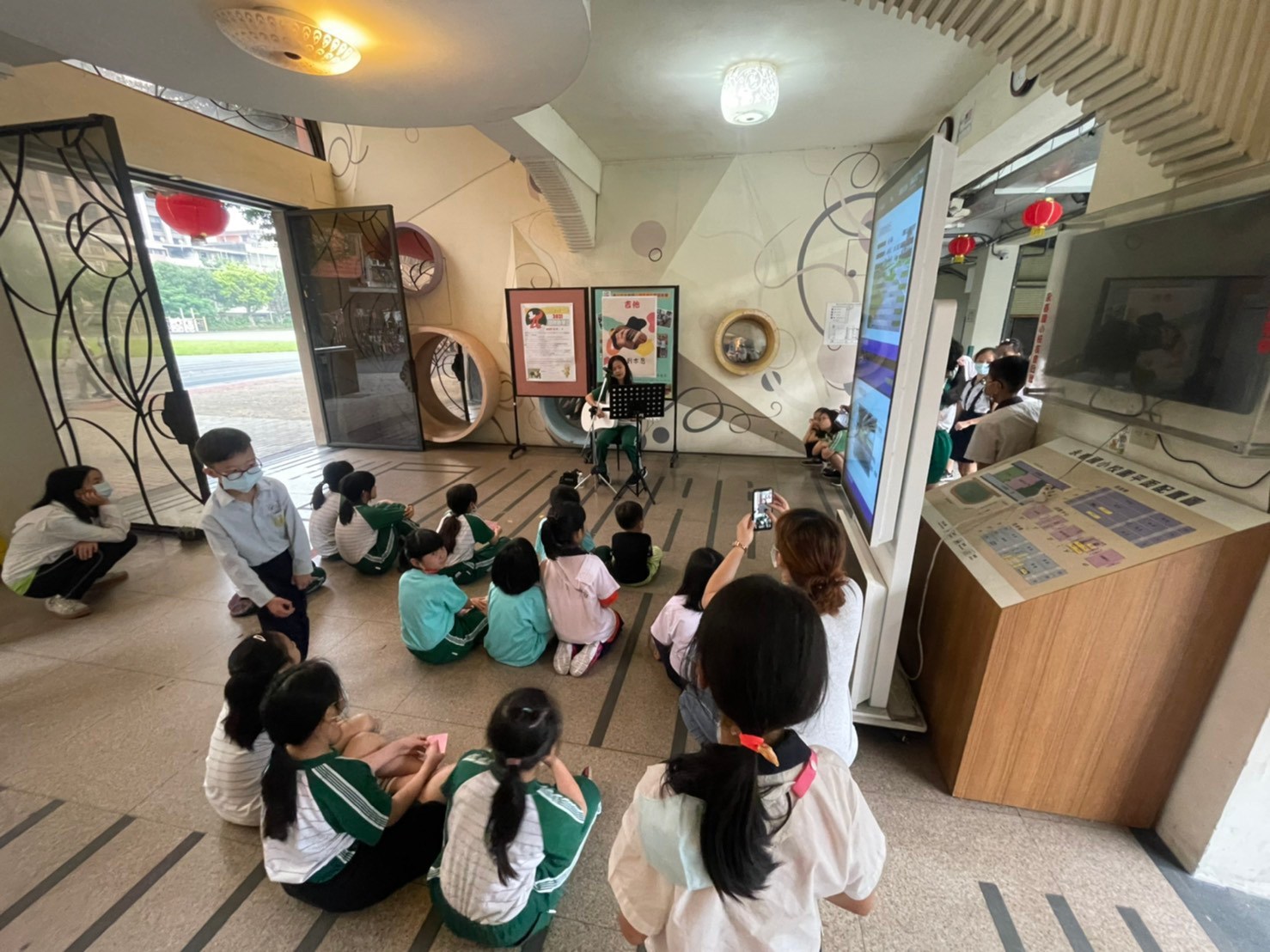 永春國小國際英語日活動安排音樂表演