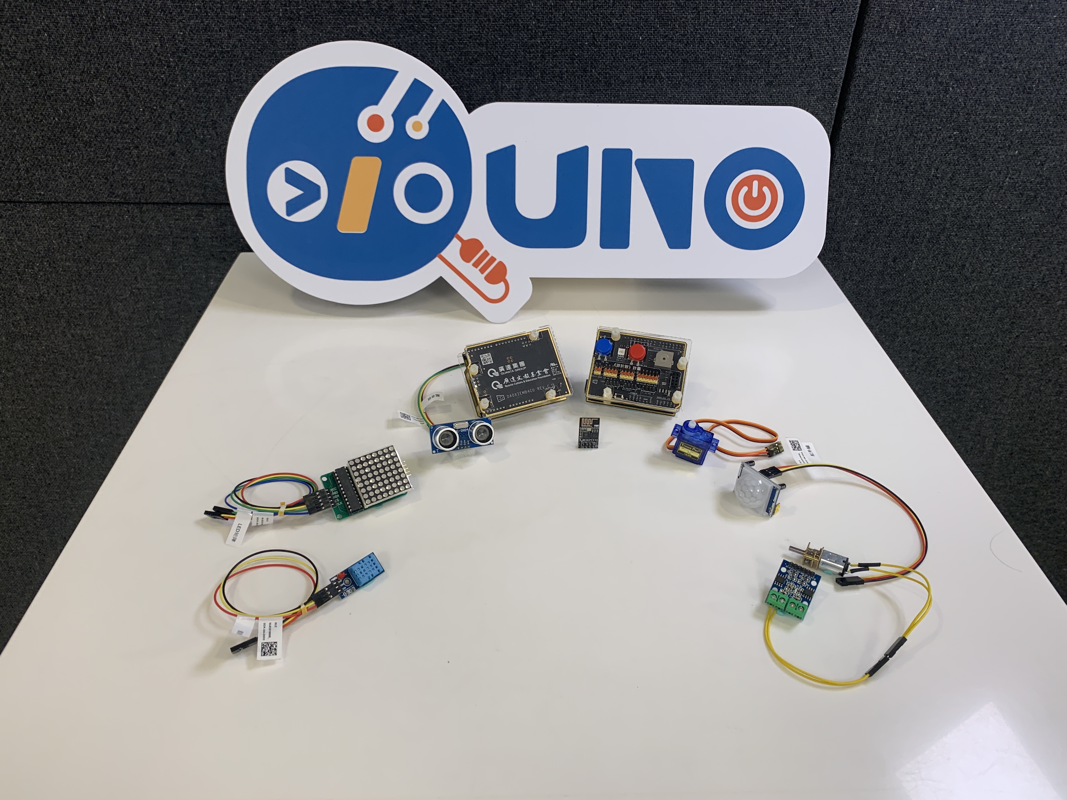 廣達推Quno一生一塊  讓程式教育向下扎根