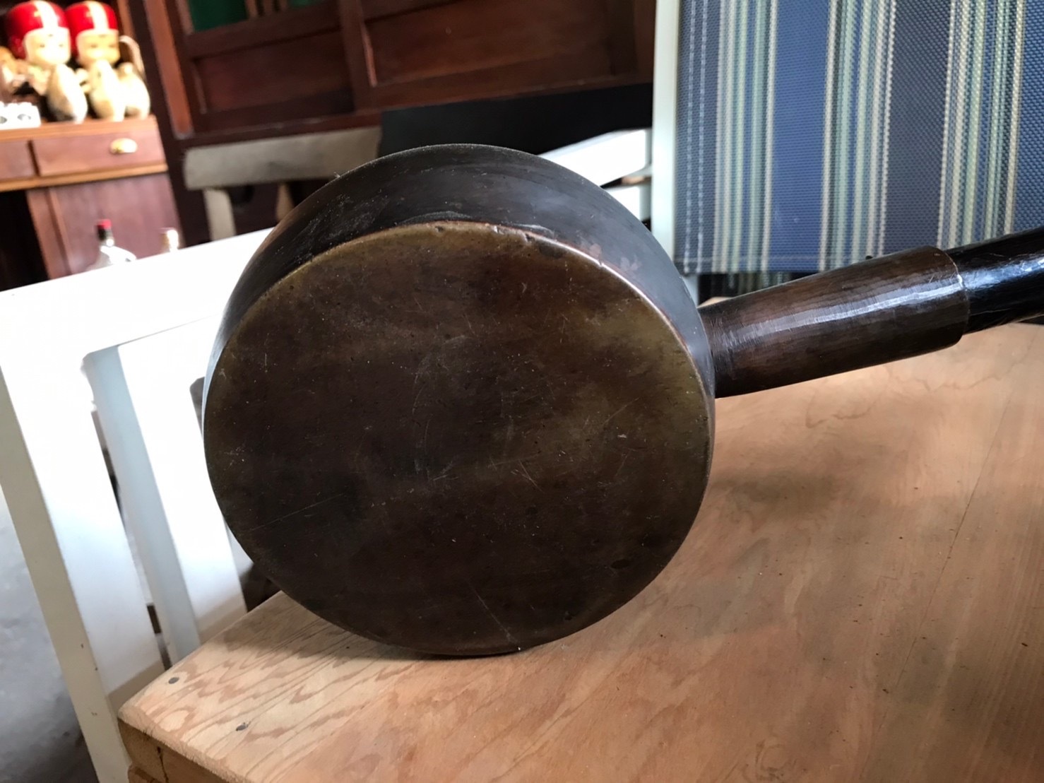 文化古物收藏之一~早期熨斗底部