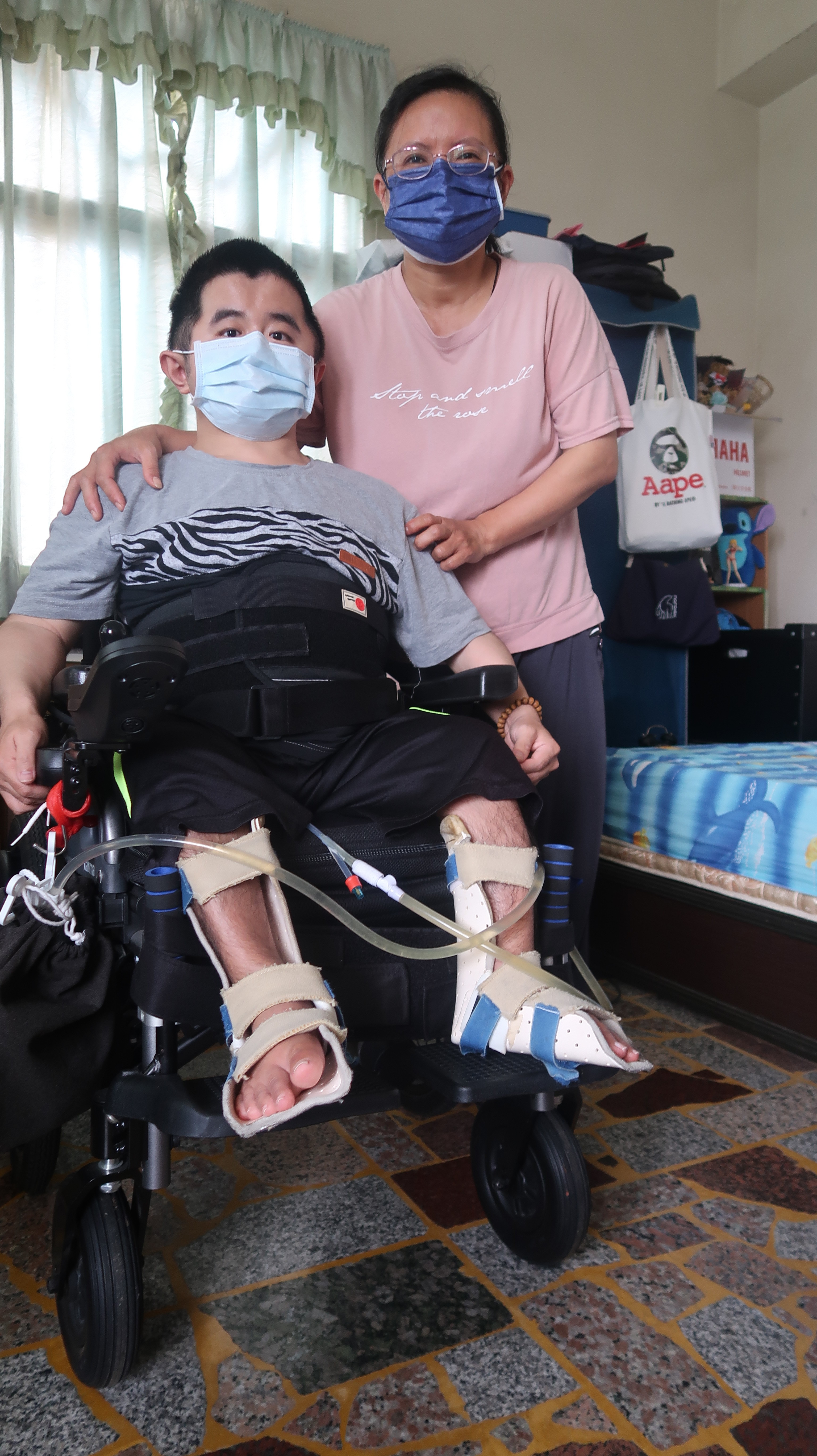 媽媽一路照顧康文賢