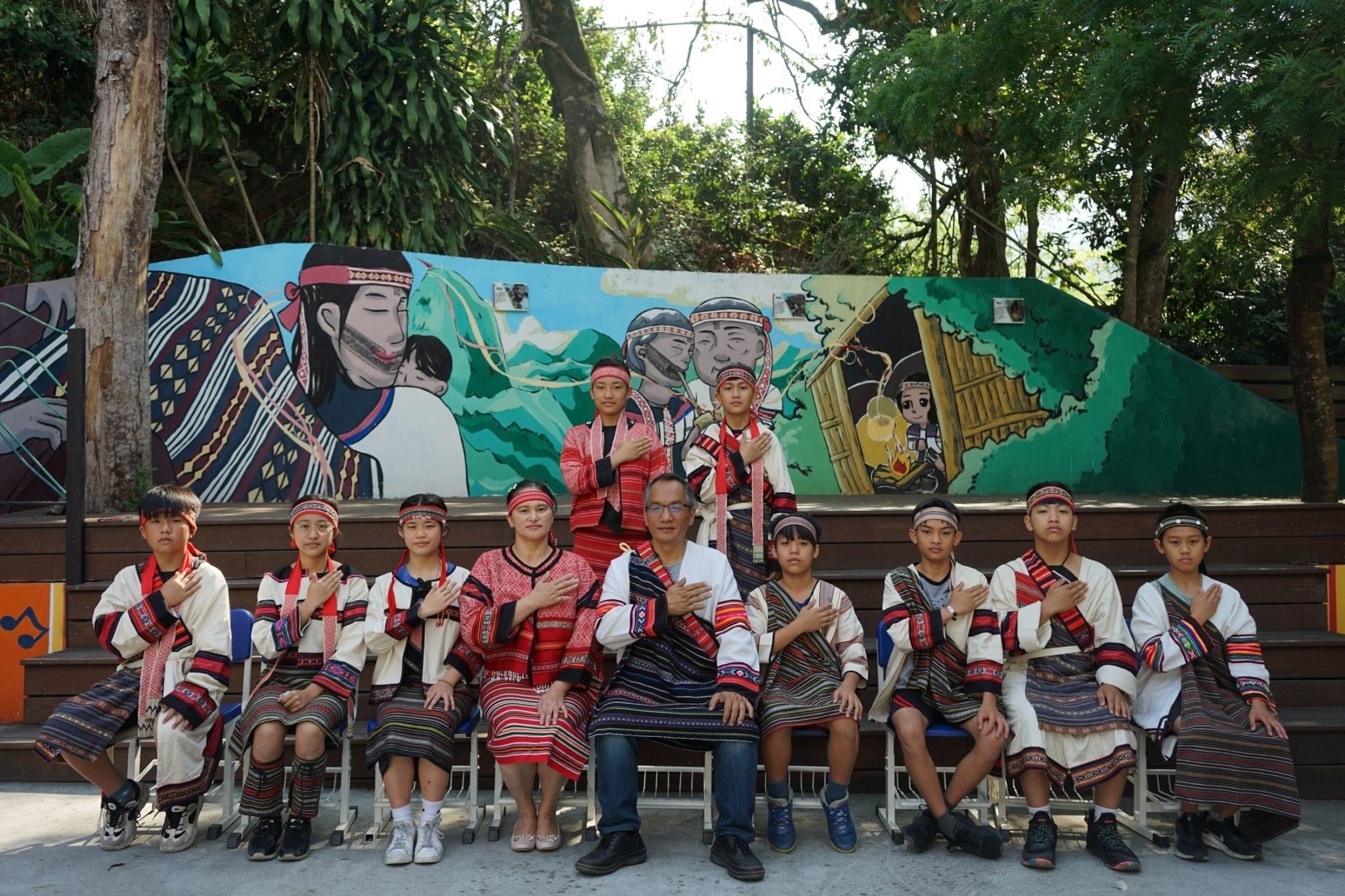 博屋瑪國小師生合照