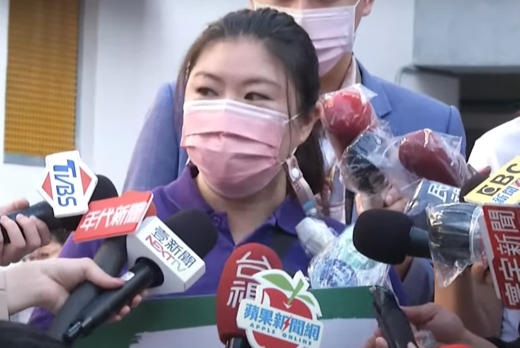 延平國小家長會會長楊凱茹說明學校防疫整備工作