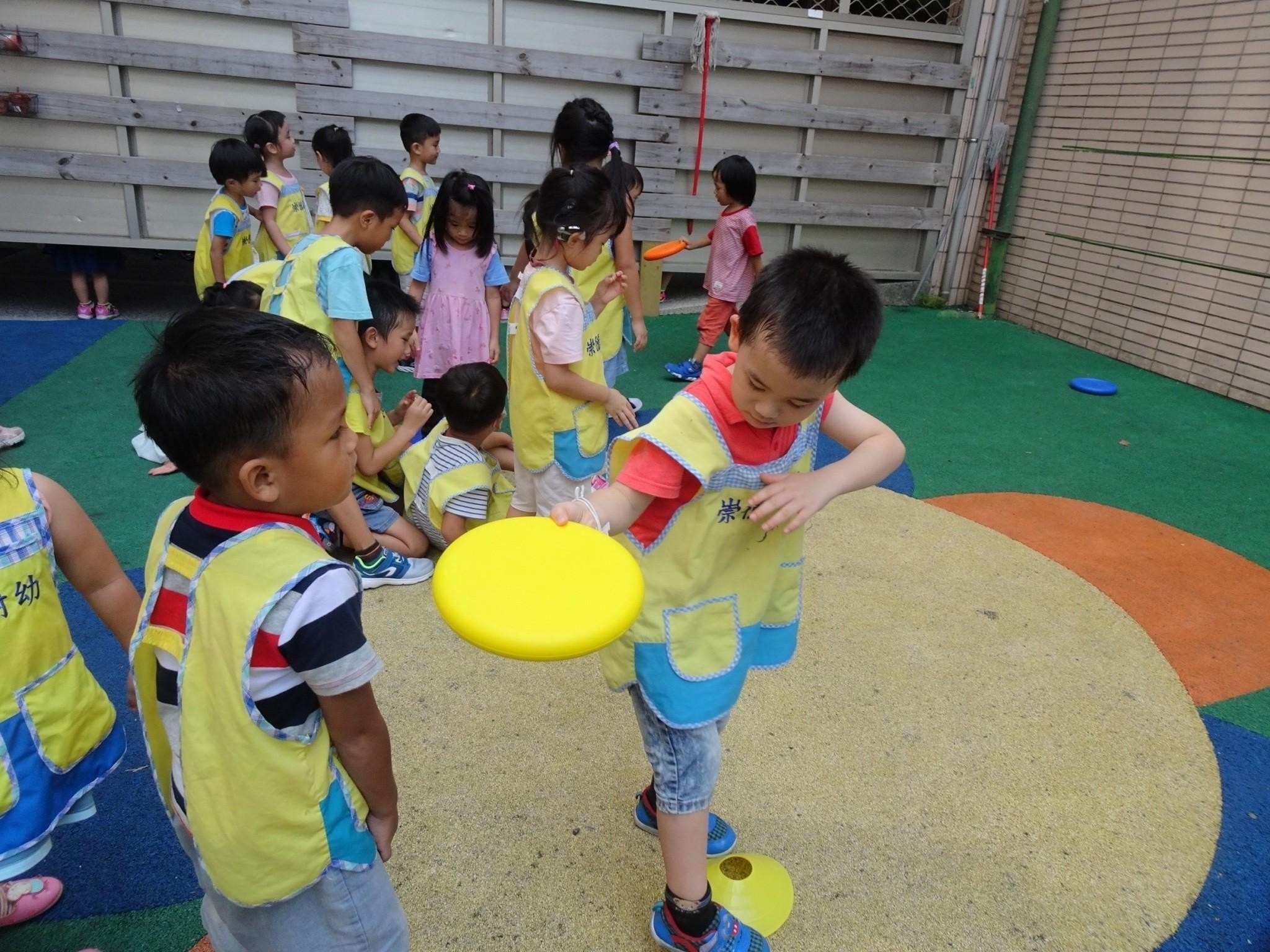 引導示例工具書，示範如何讓例行性大肌肉活動更多元有趣