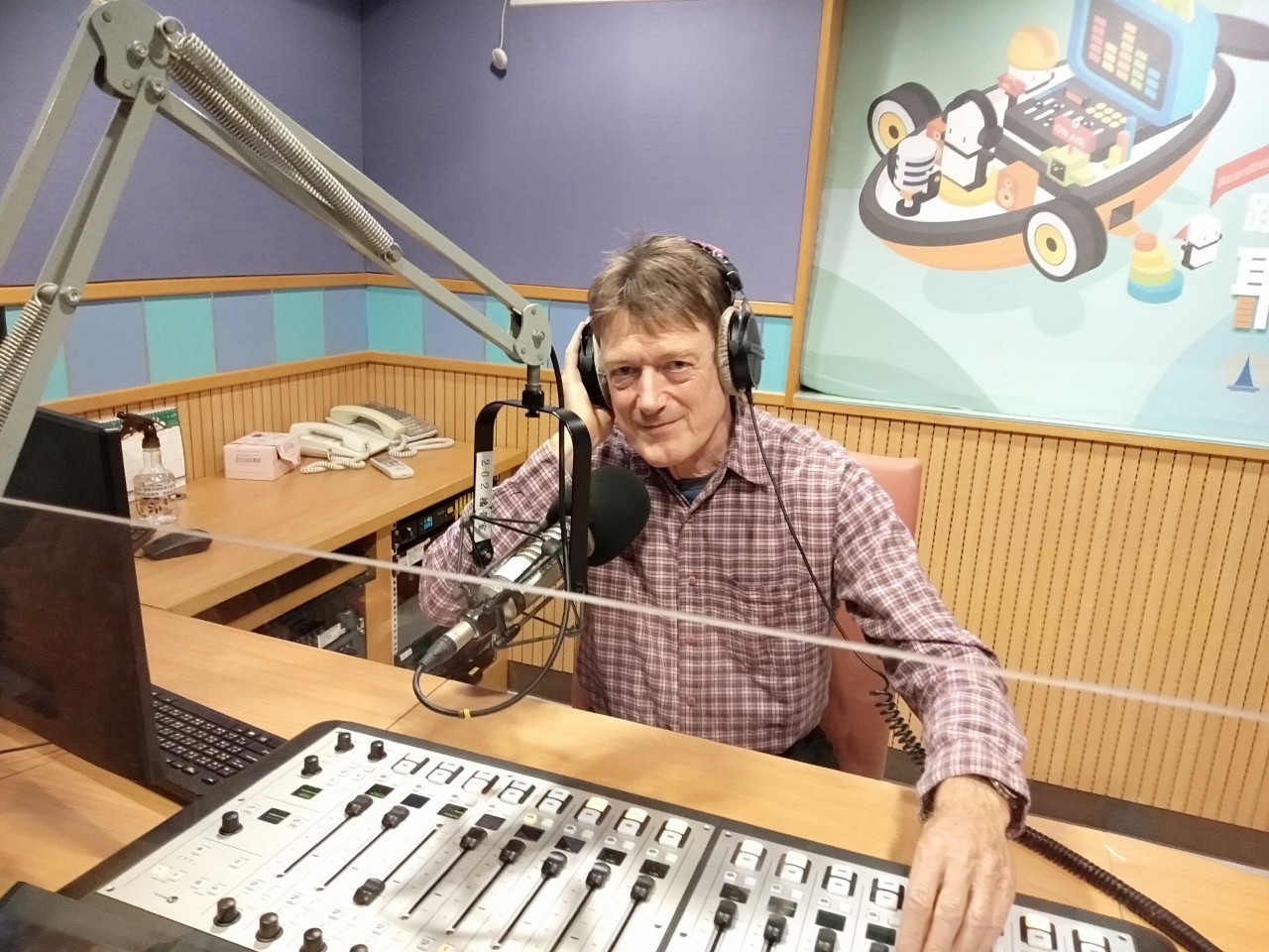 虎年行大運！ 虎年現場直播Call in, 農曆新年英文我會說！(疫情前的錄音照片)