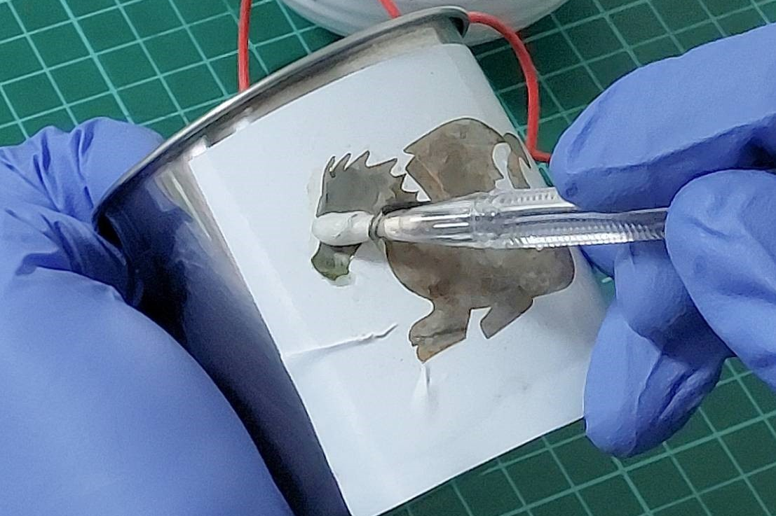 青發處今年首次推出的「電解石刻工藝」體驗課程