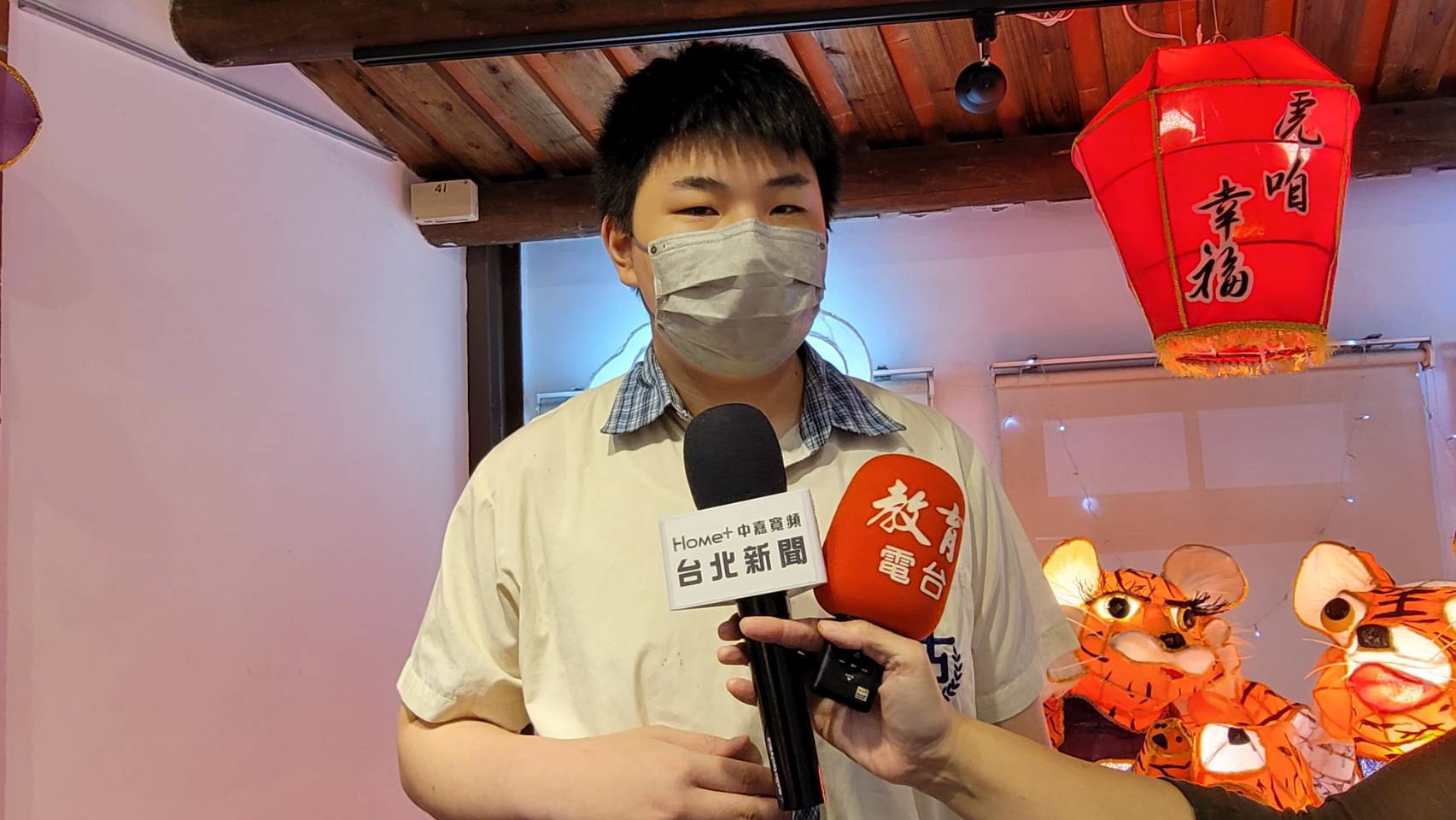 楊堉驊同學說明「虎來寶 幸福到」作品