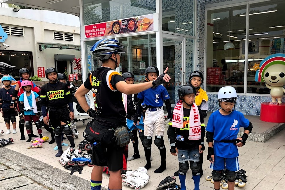 信義國小直排輪隊路溜