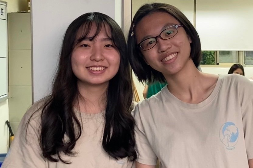 模擬聯合國社 教學 蔡家恩（右）、美宣 王于婕（左）
