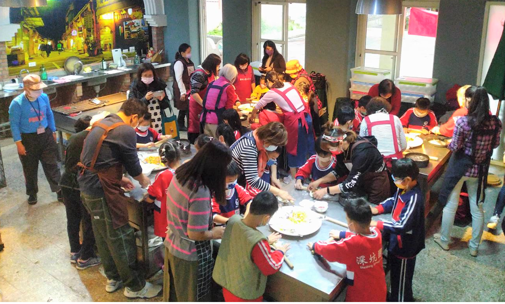 深坑區樂齡學習中心-祖孫共學代間樂悠悠 食農教室課程