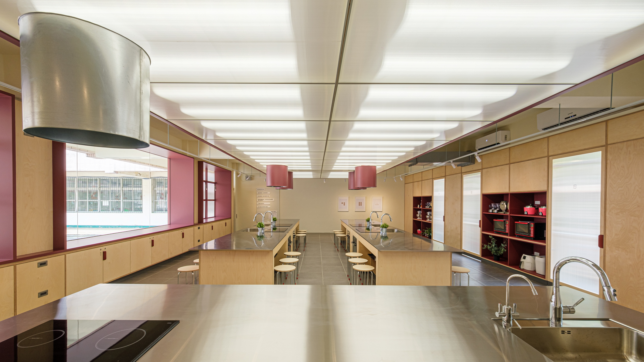 以辦桌文化為設計理念的家政教室