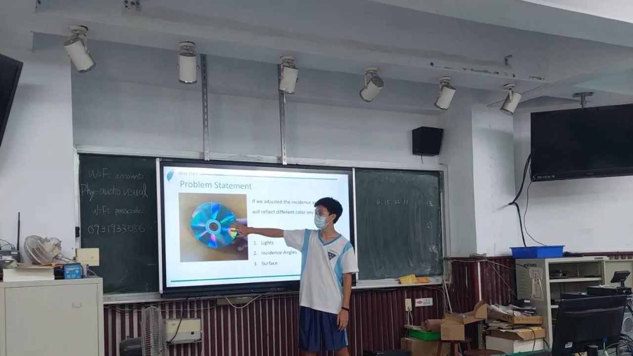 雄中物理辯論社社課剪影