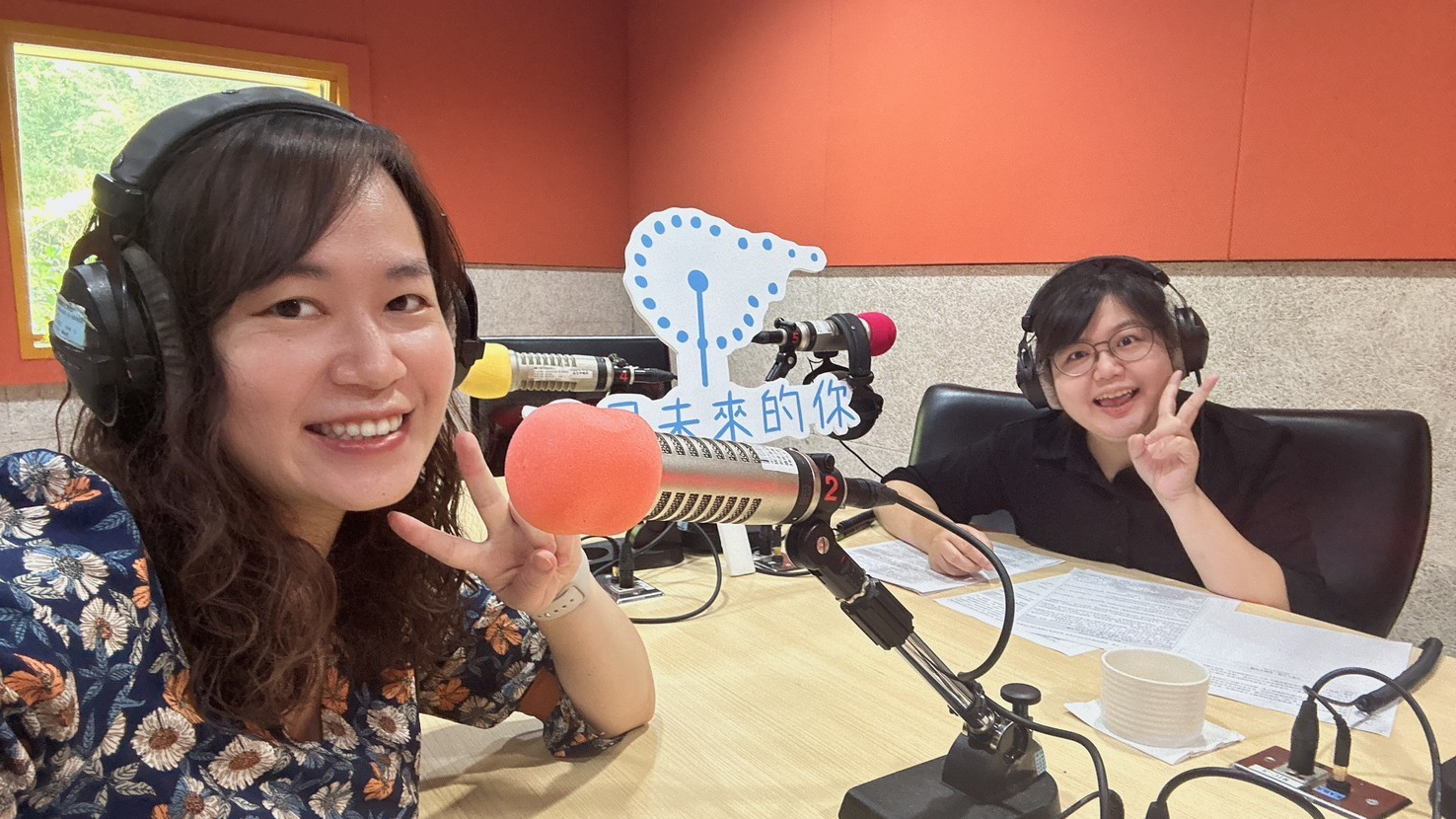 櫻桃眼鏡負責人黃意雅分享，創業時因為需要查找許多資料用眼過度，因此她在27歲就罹患急性老花眼